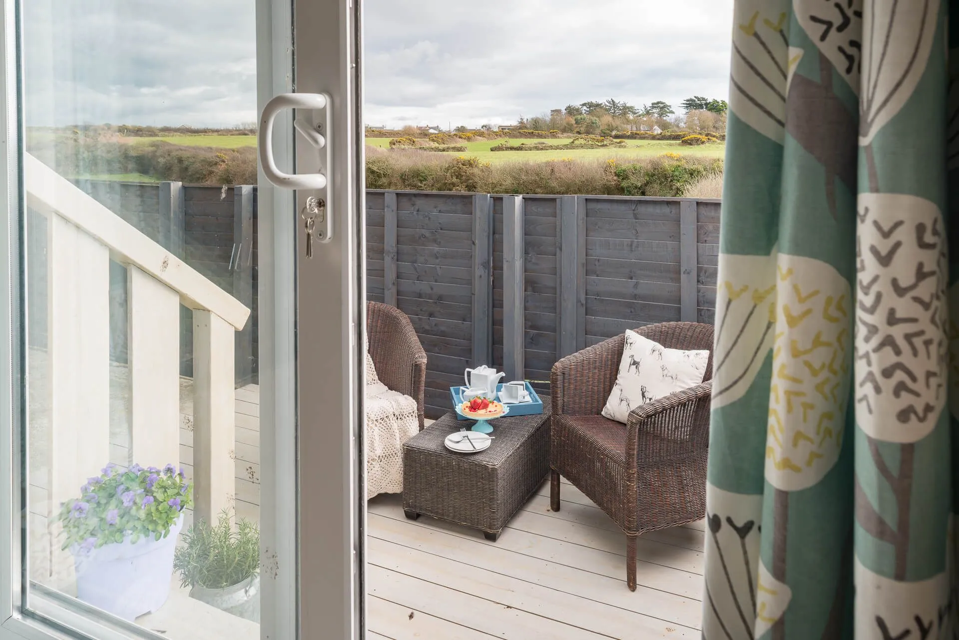 Bryn Bach Outside area - LLanfaelog 