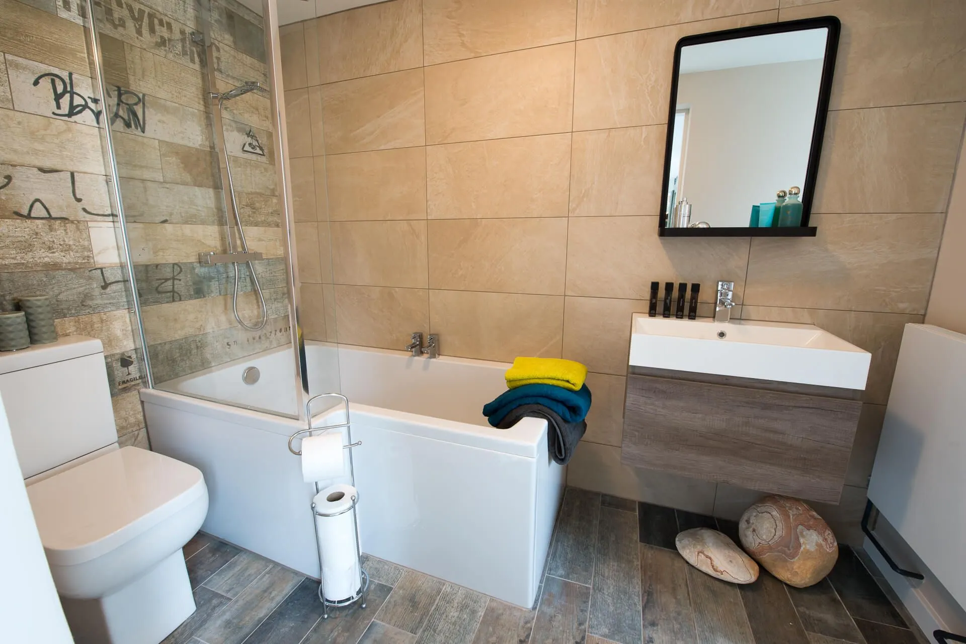 Bryn Bach Bathroom - LLanfaelog 