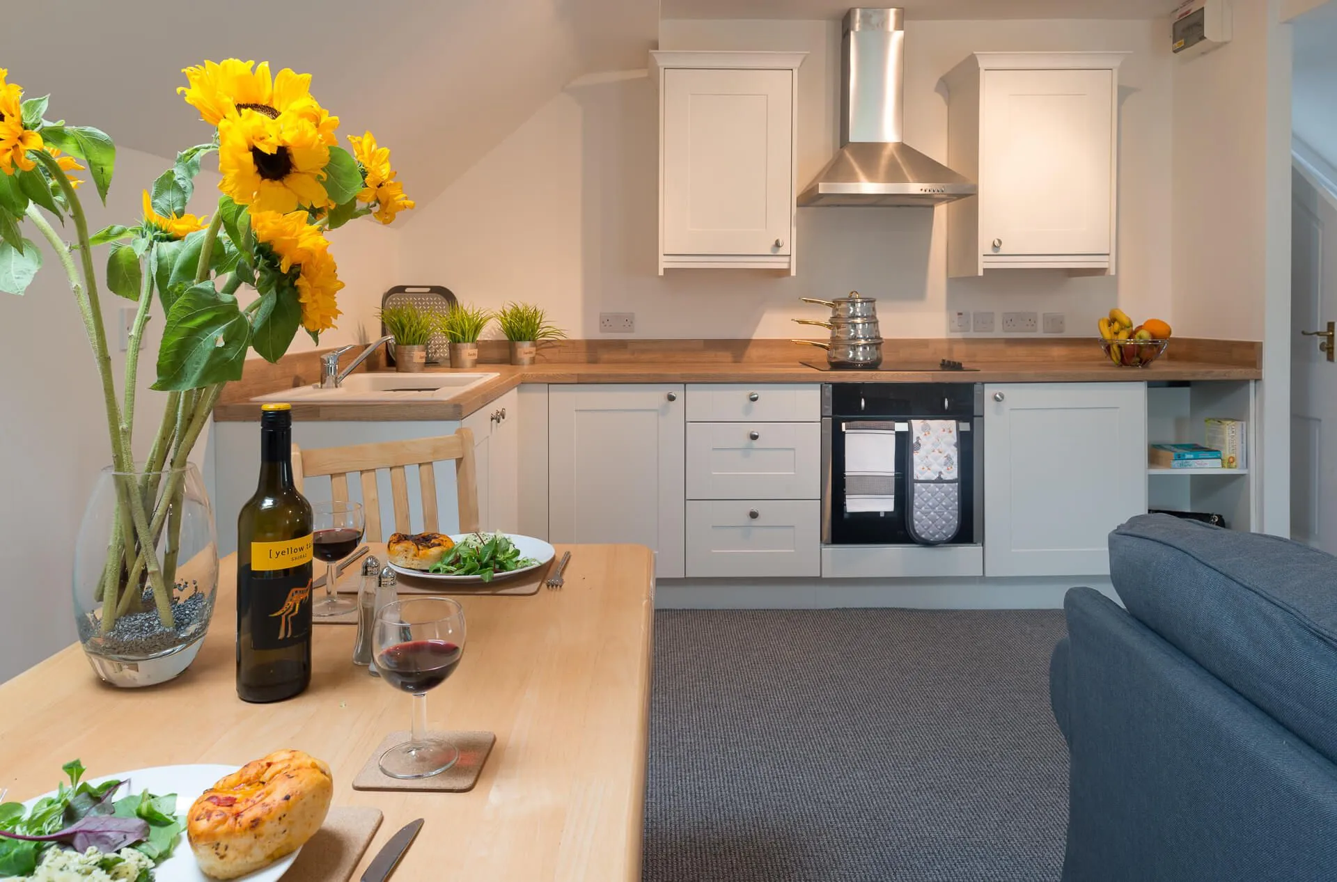 Ty Mabon Kitchen Dining Room - Aberffraw 