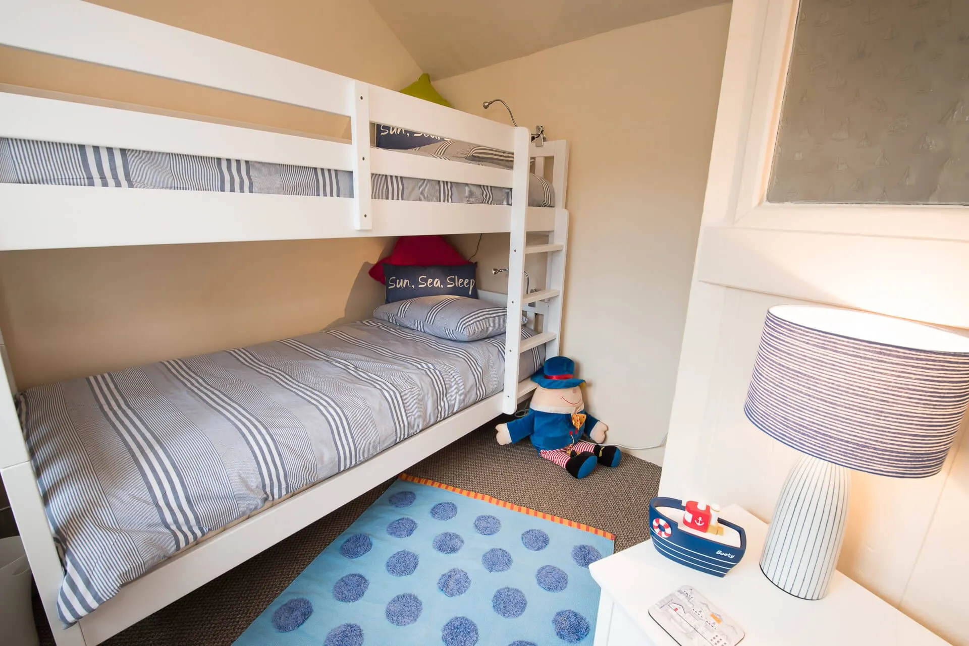 Tyn Lon Bunk Beds