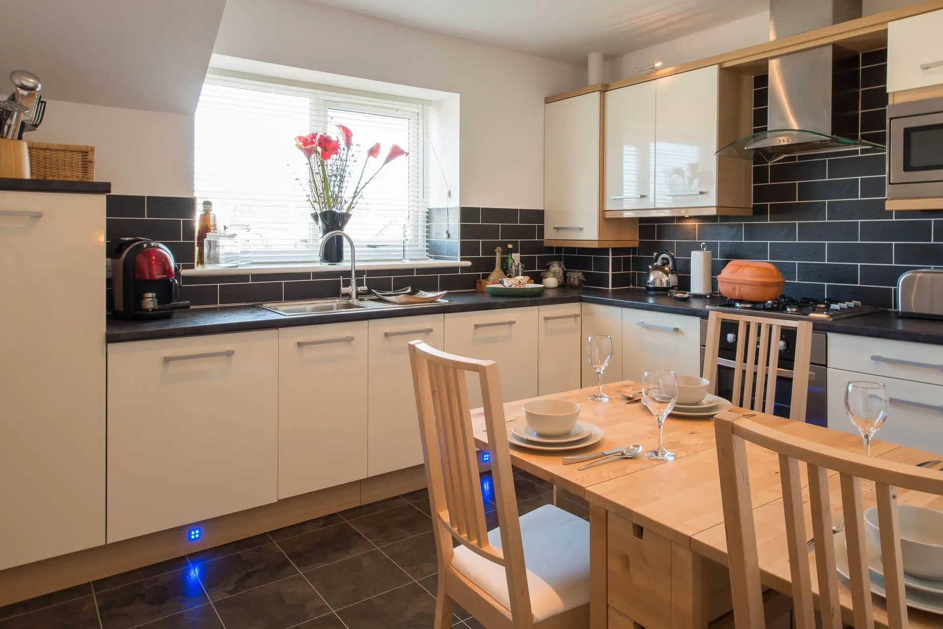 Tides Reach Kitchen - Rhosneigr 