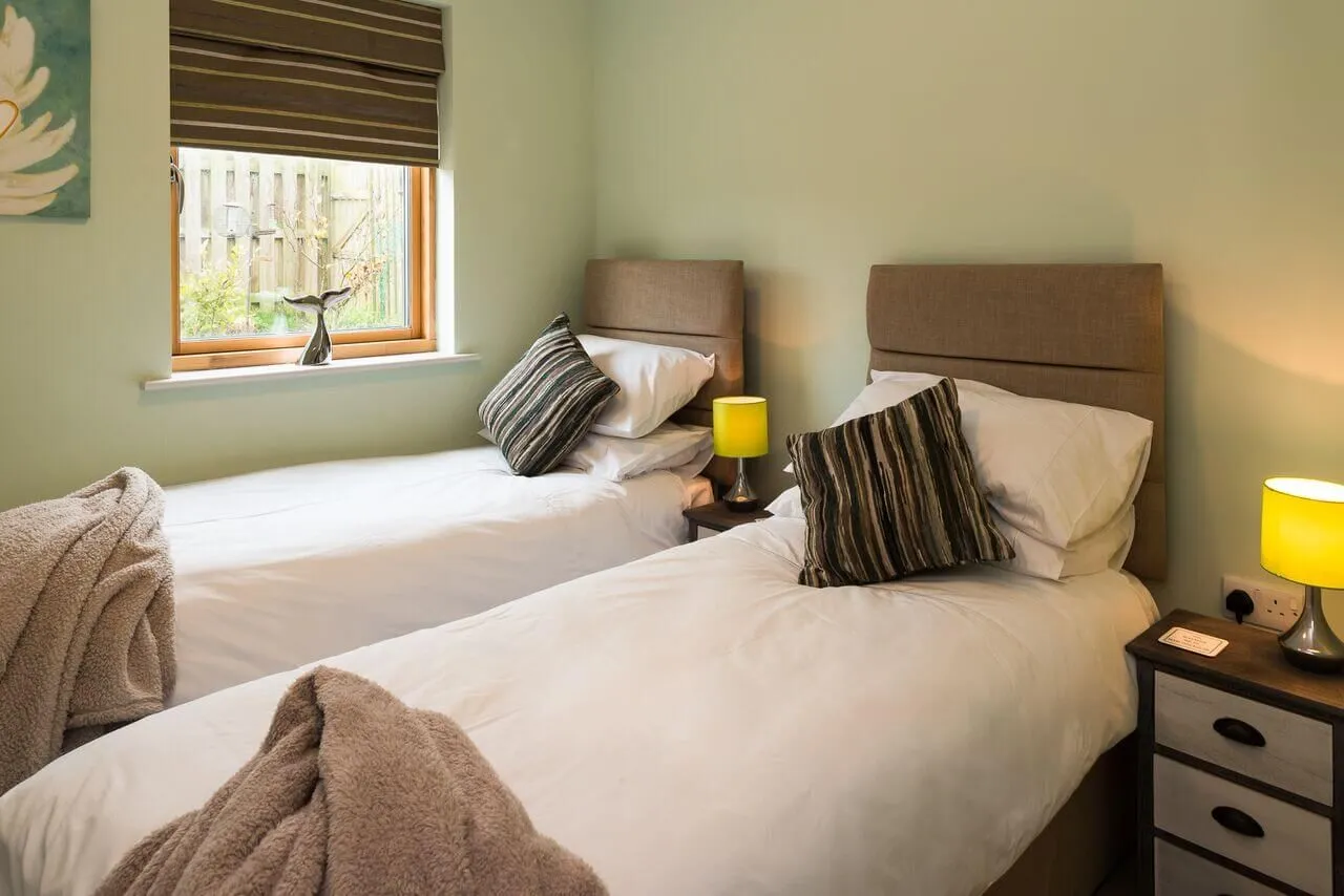 The View Twin Bedroom - Rhosneigr 