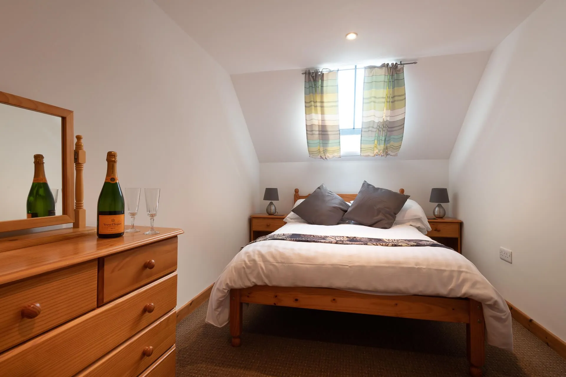 Y Stabl - Bedroom