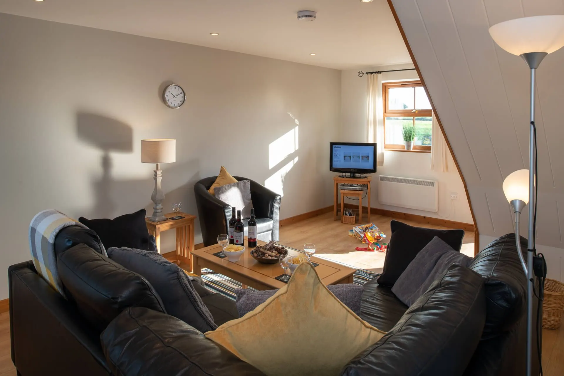The Granary - Living Room to the front 