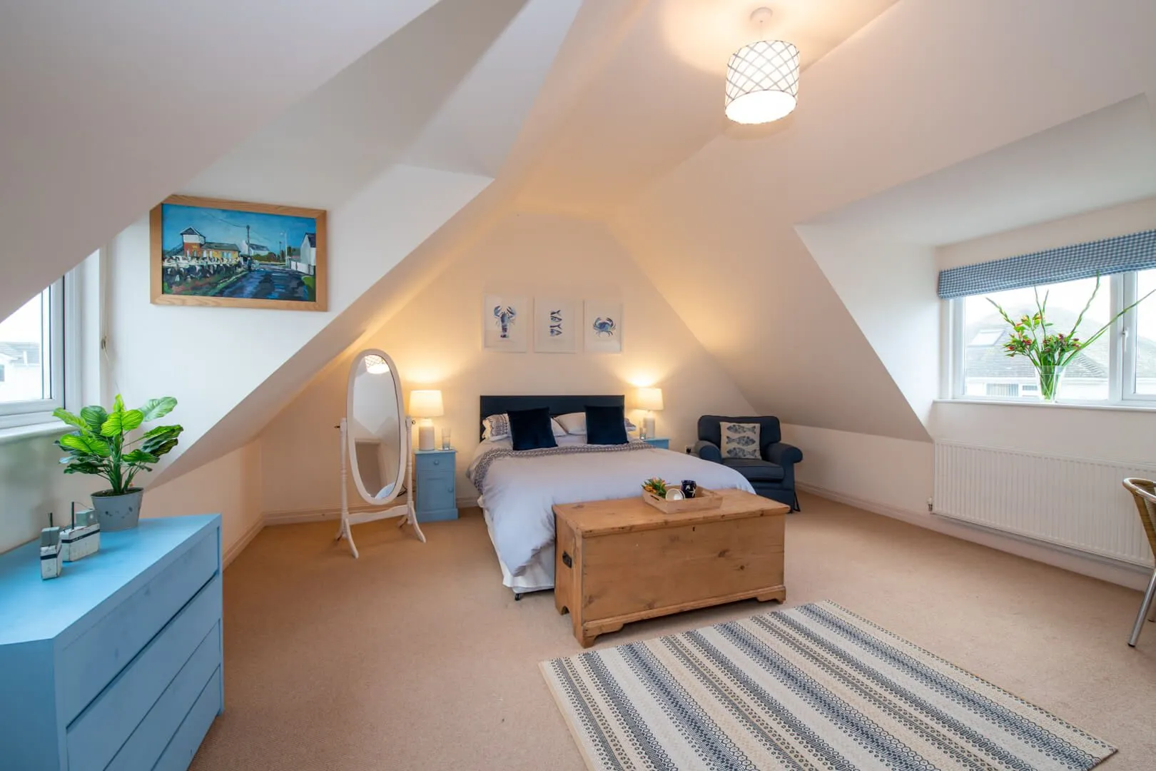 Lagwn Glas master bedroom
