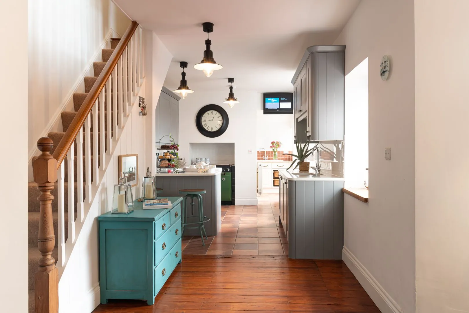 Maelog Villa Kitchen Staircase