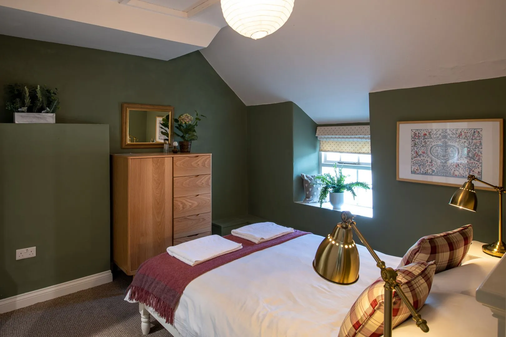 Ty Fferam Bailey King Bedroom