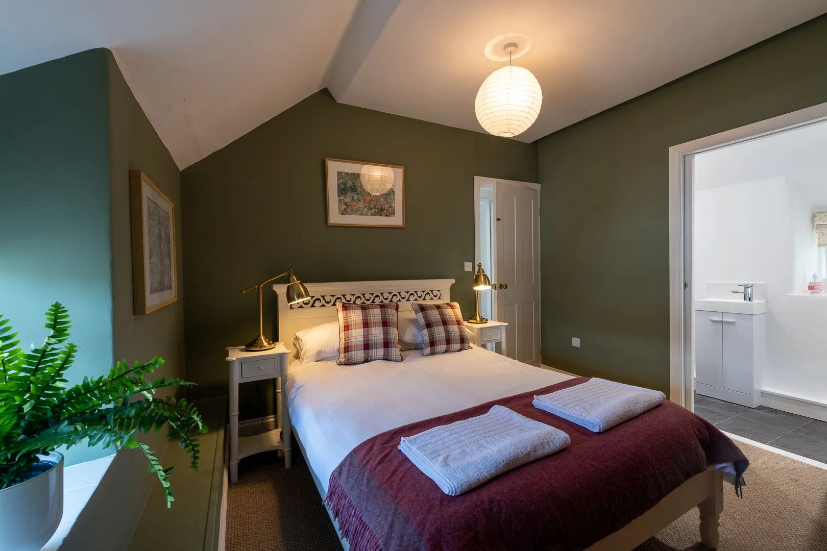 Ty Fferam Bailey King Bedroom with En-suite