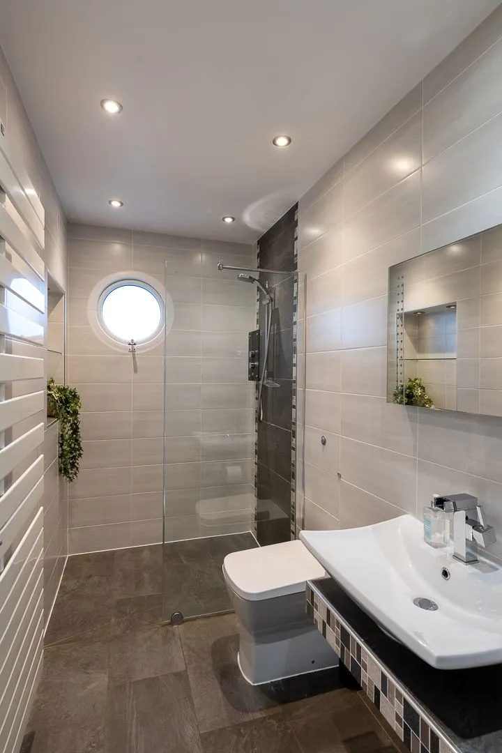 Hafan Shower Room