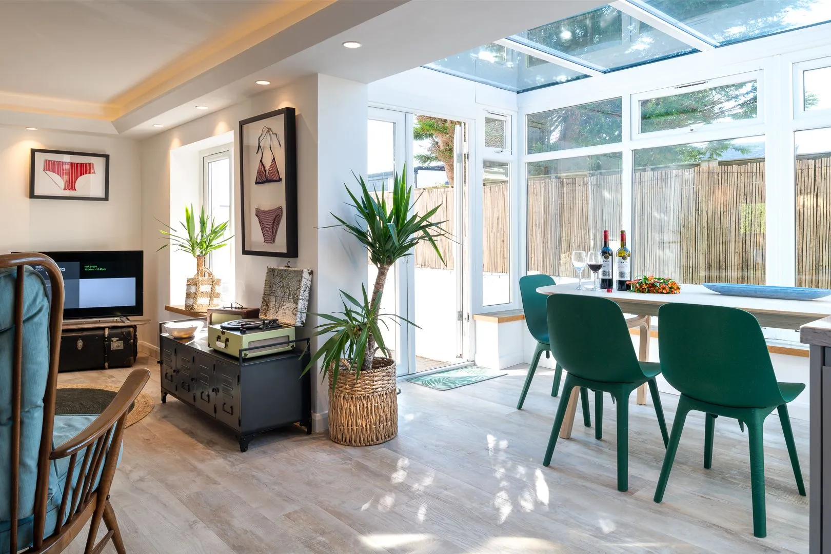  Kiloran - sun room dining area