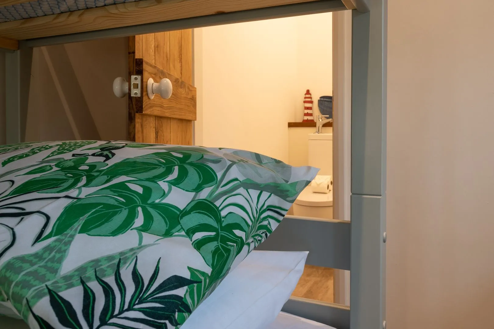 Kiloran - bunk bed ensuite toilet