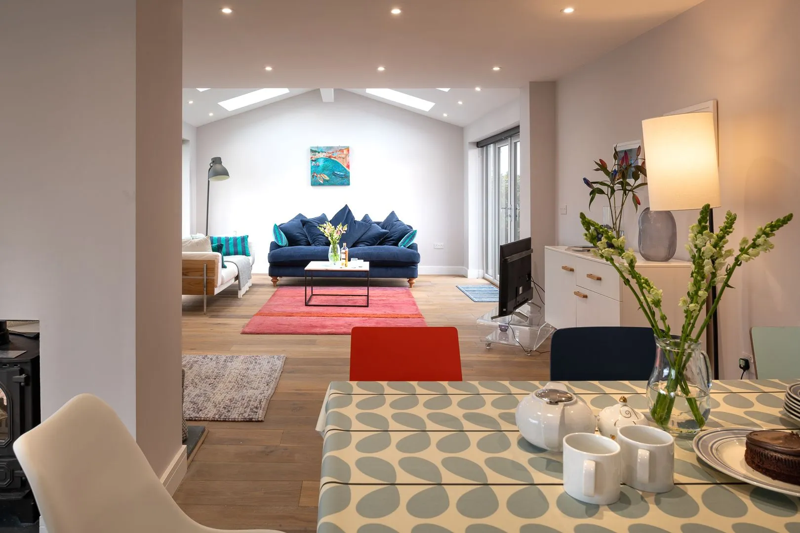 Stone's Throw - Living area