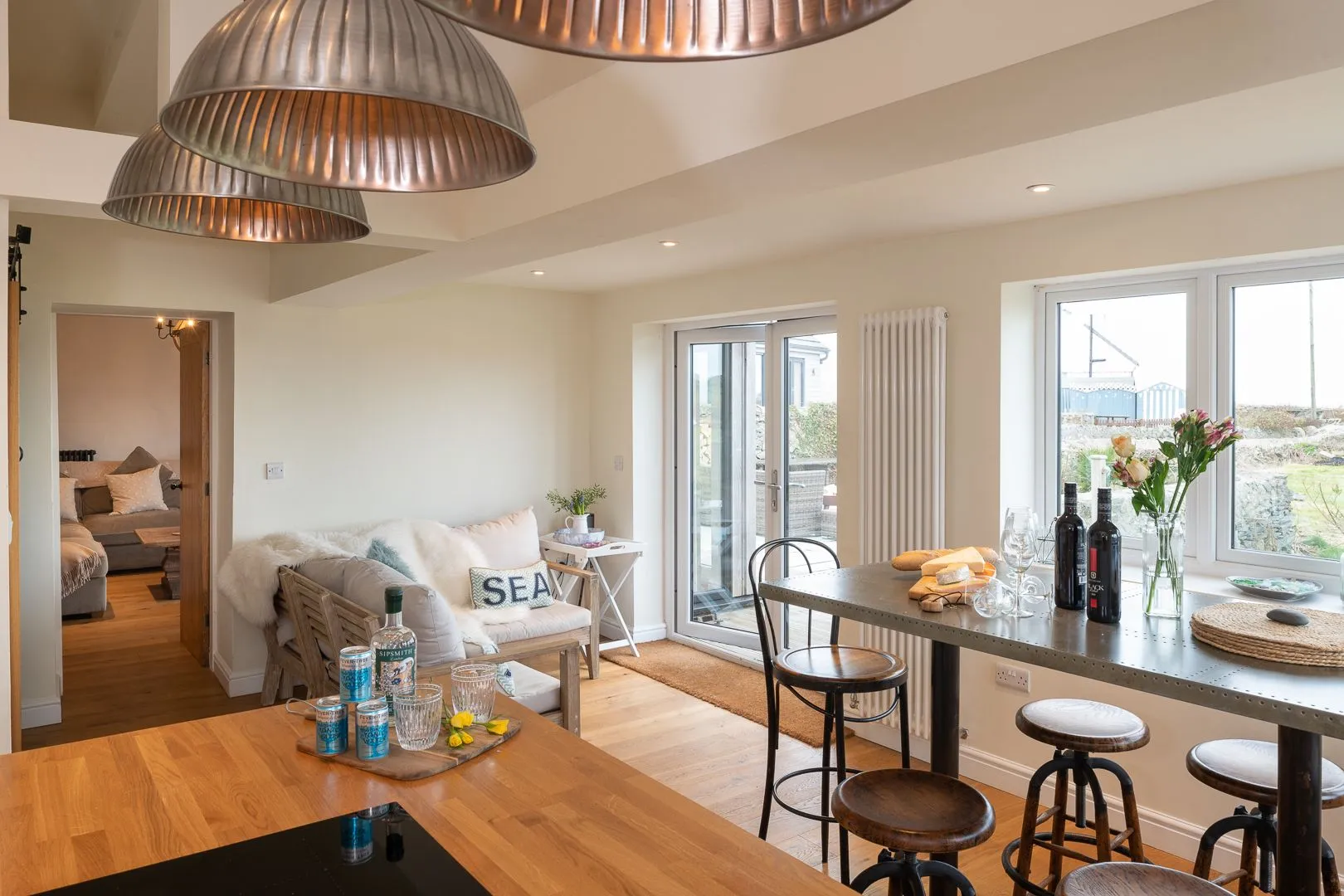 Bron Wendon kitchen bar