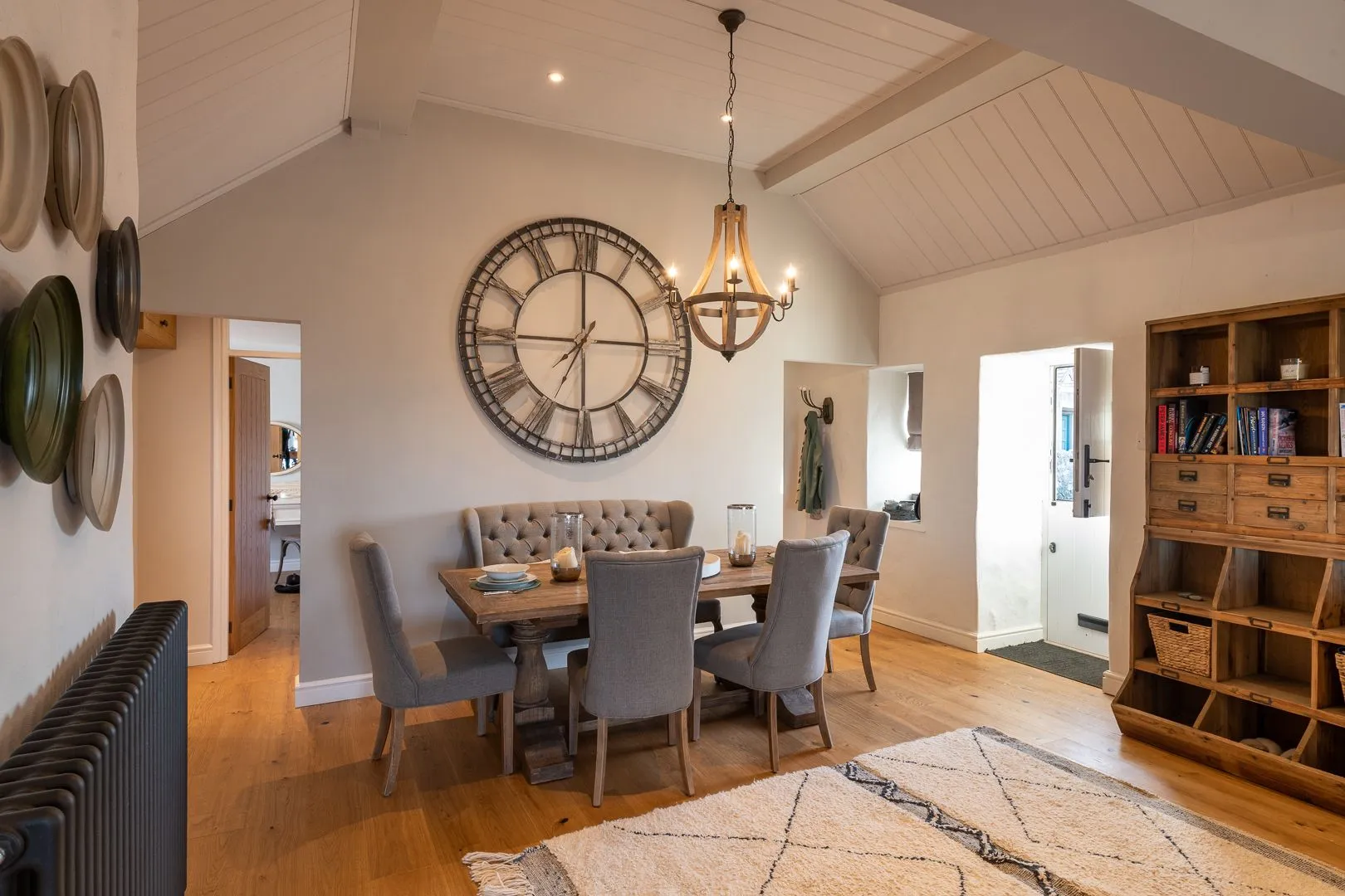 Bron Wendon dining area