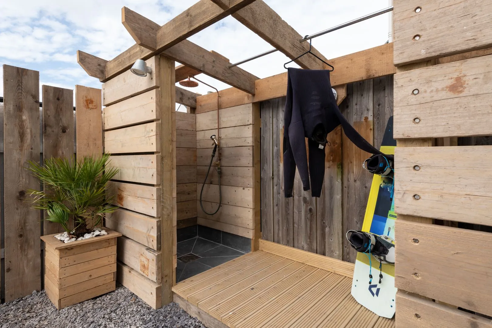 Kittiwake Cottage outside shower