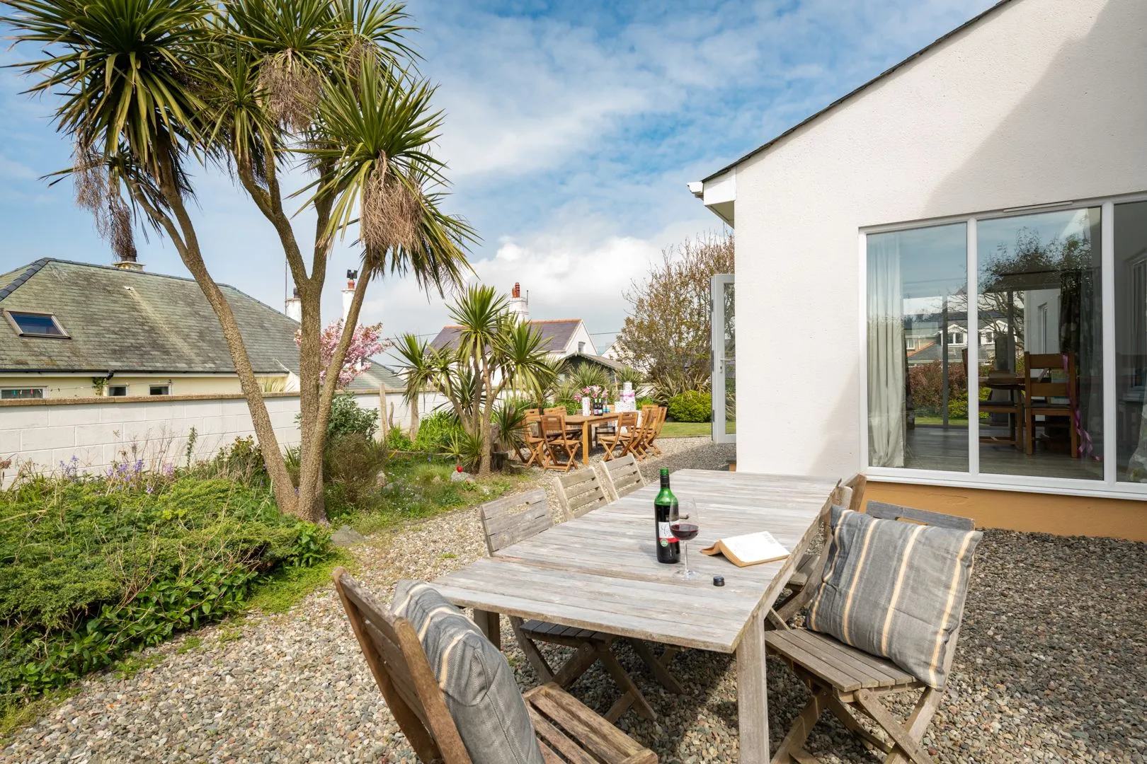 Ty Traeth Outside Dining