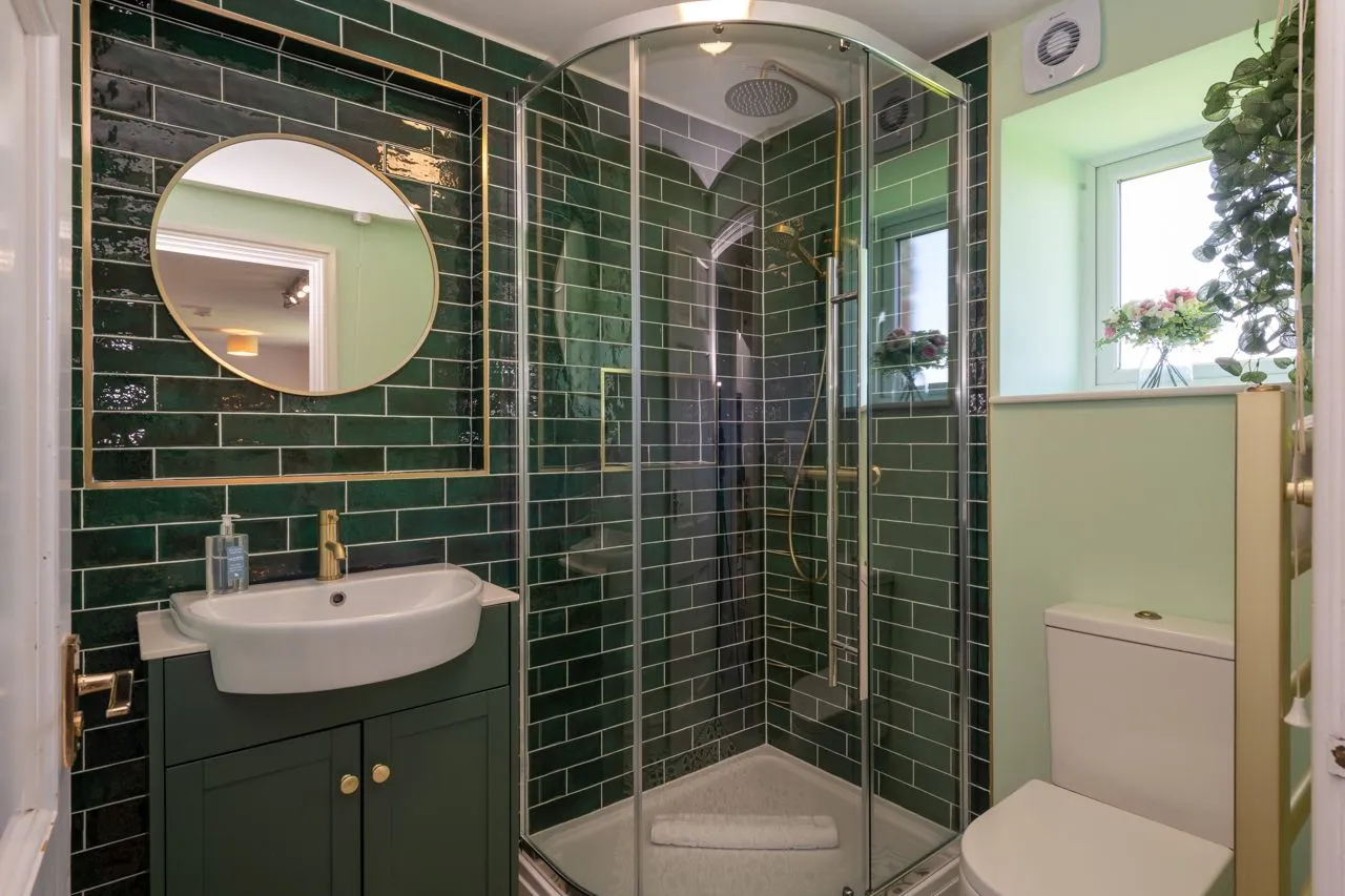 Bwthyn Siwan downstairs bathroom