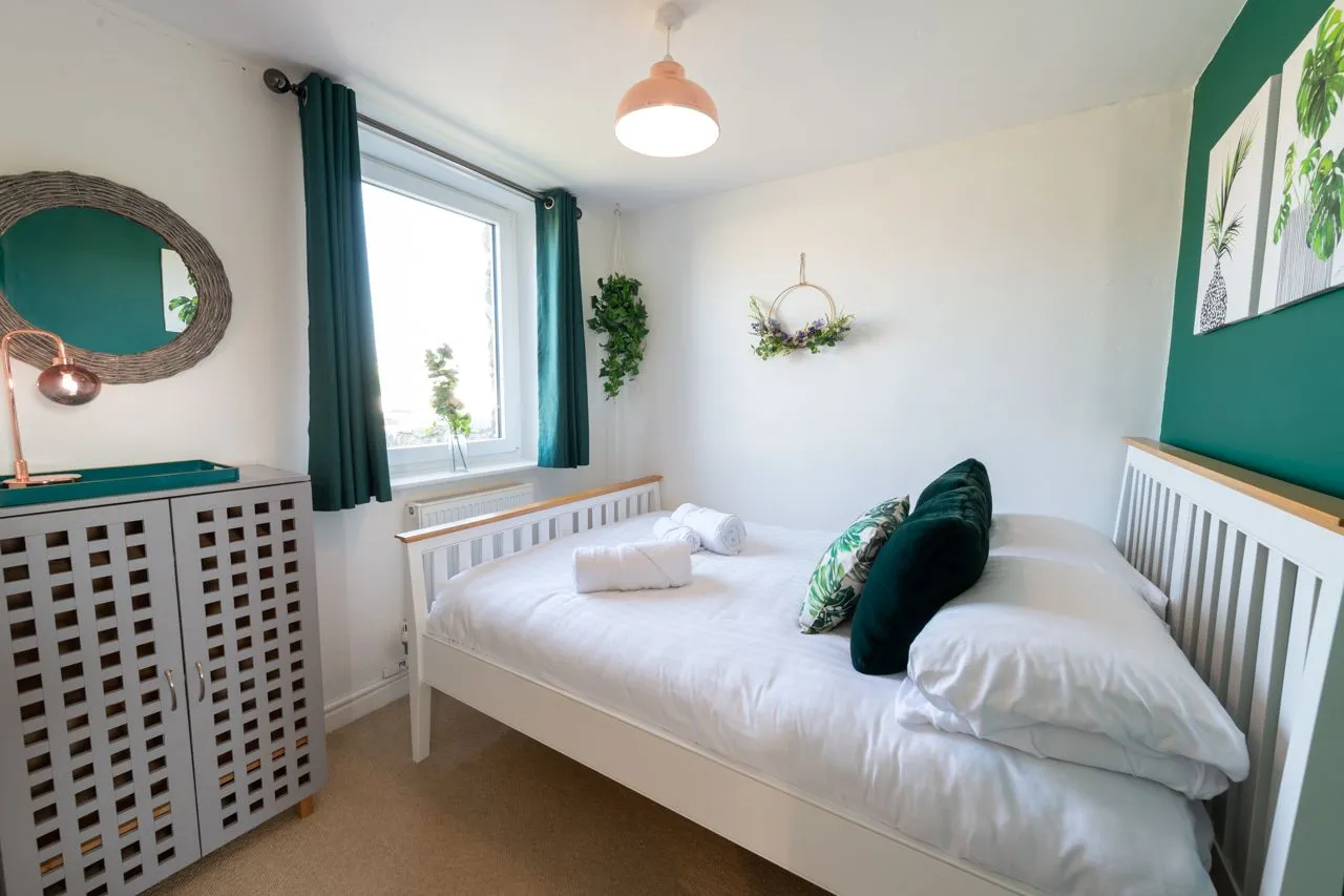 Bwthyn Dwynwen Downstairs bedroom
