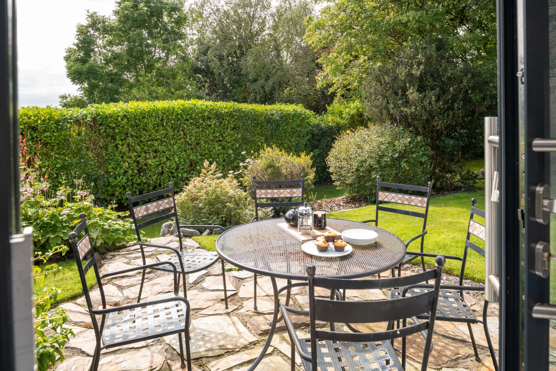 Penyrorsedd - Garden table