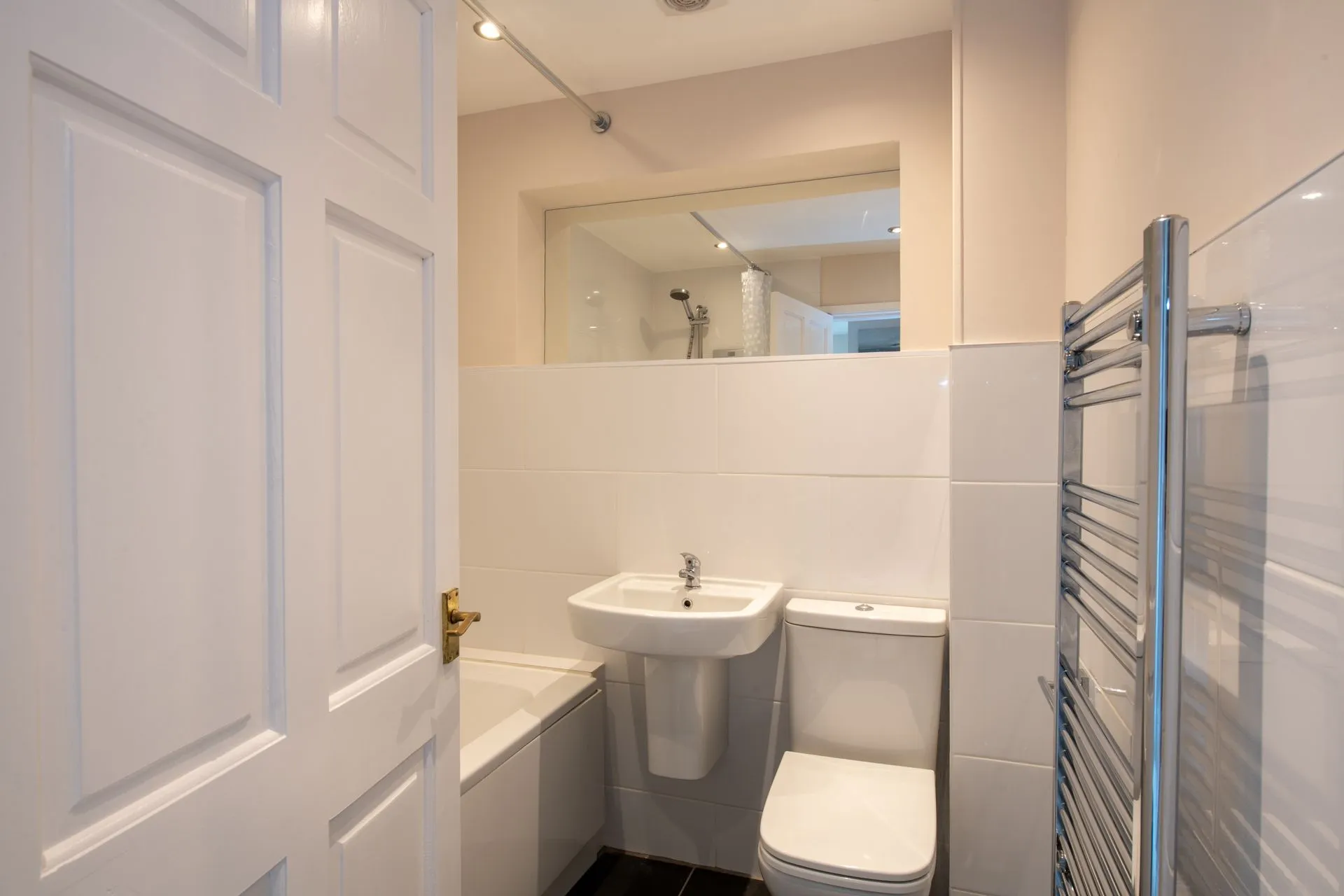 Ty Heulwen Bathroom