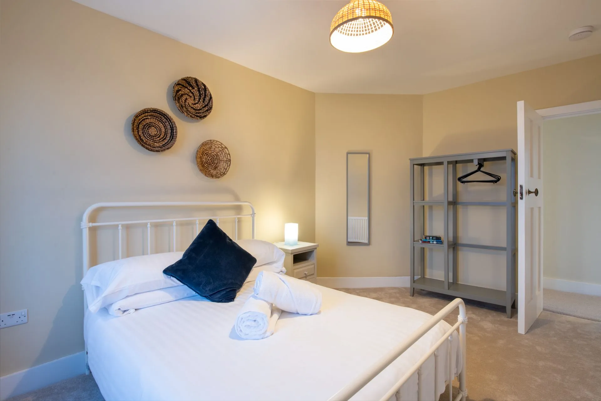 Twn Pwll Double Bed