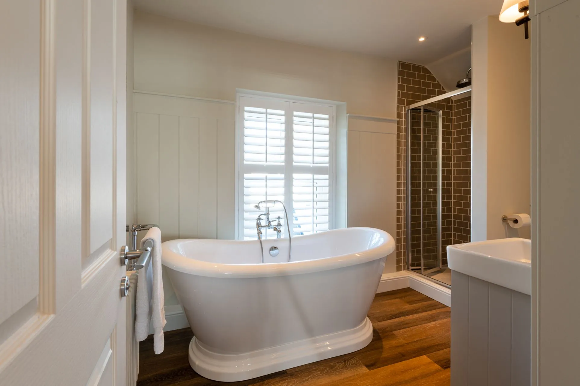 The Roost - The Nest at The White Eagle - family bathroom