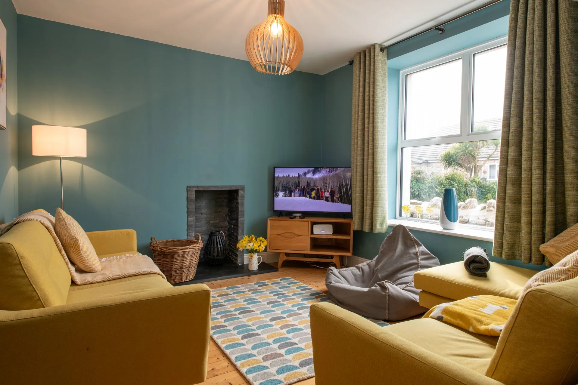 Fronallt - main living room