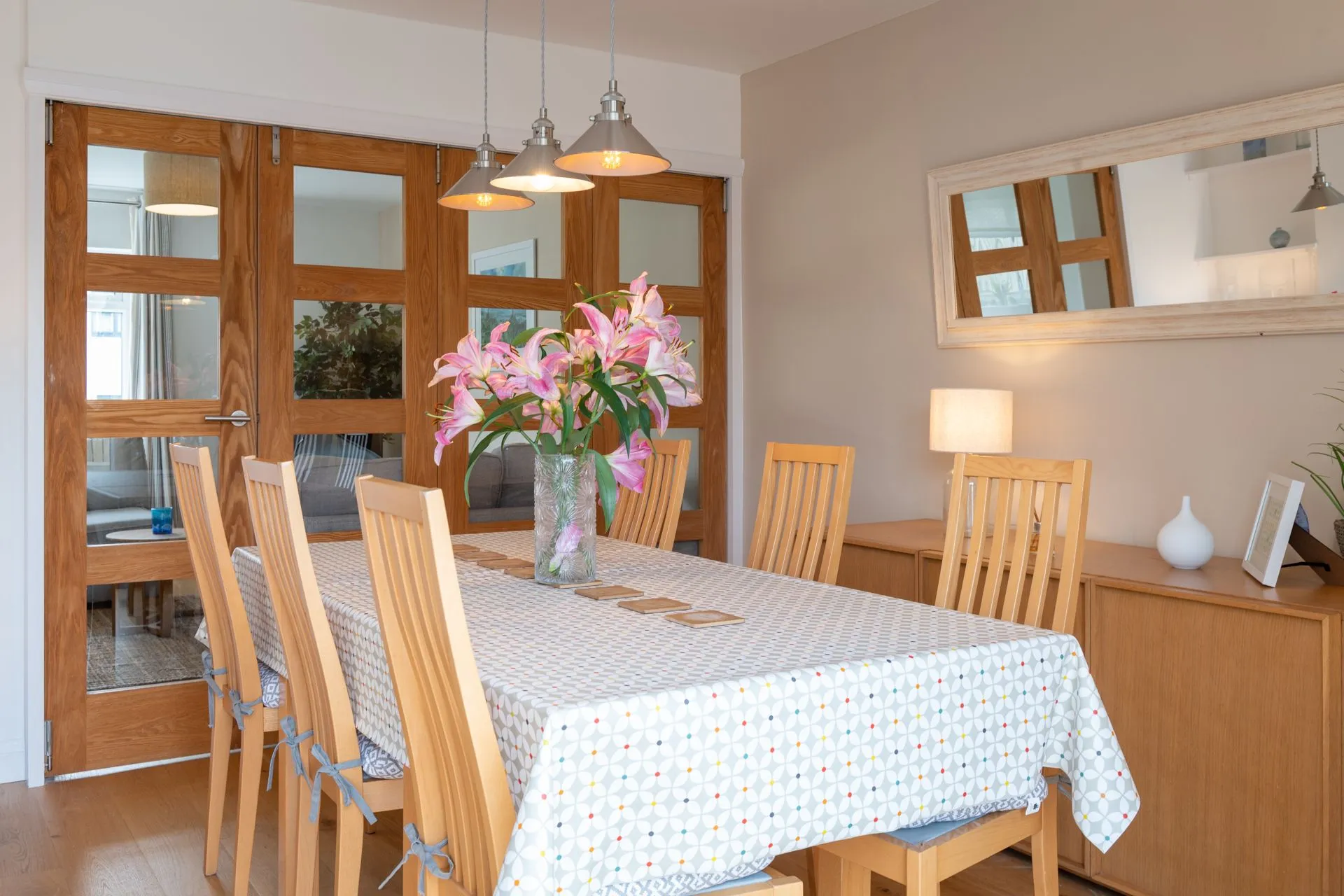 Cae Cloc dining table