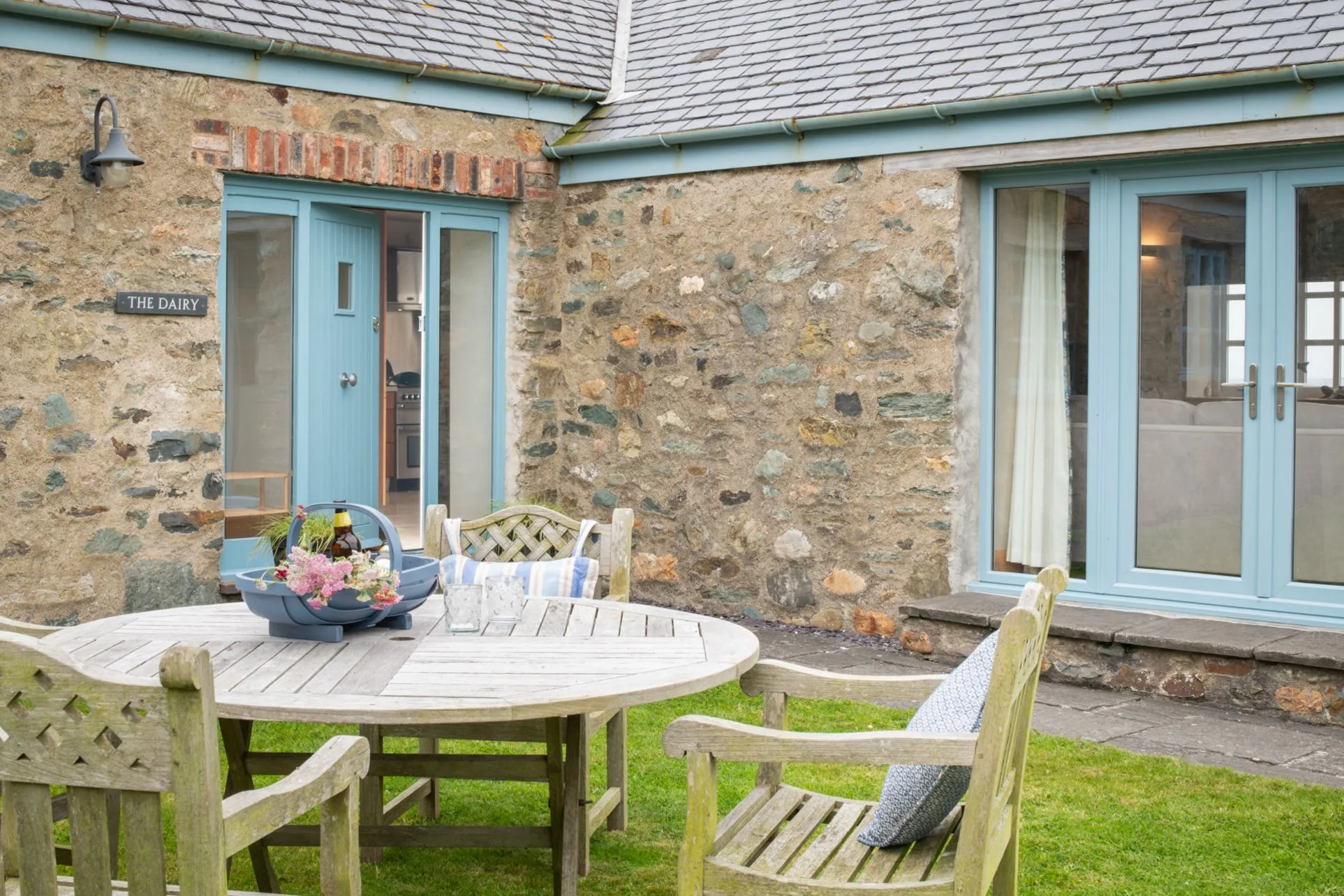 No. 9 The Dairy outside dining
