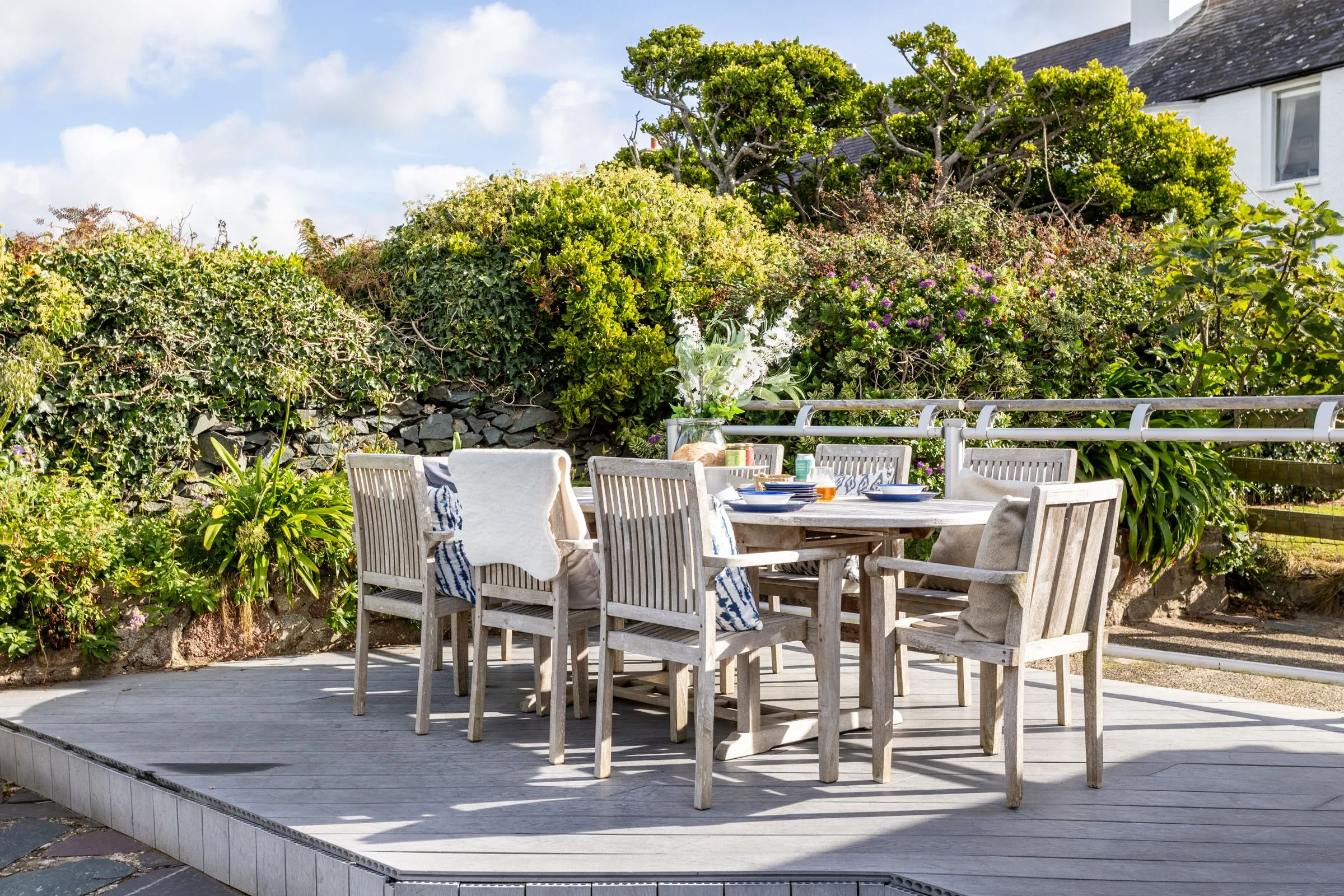 Hafan Outdoor Seating