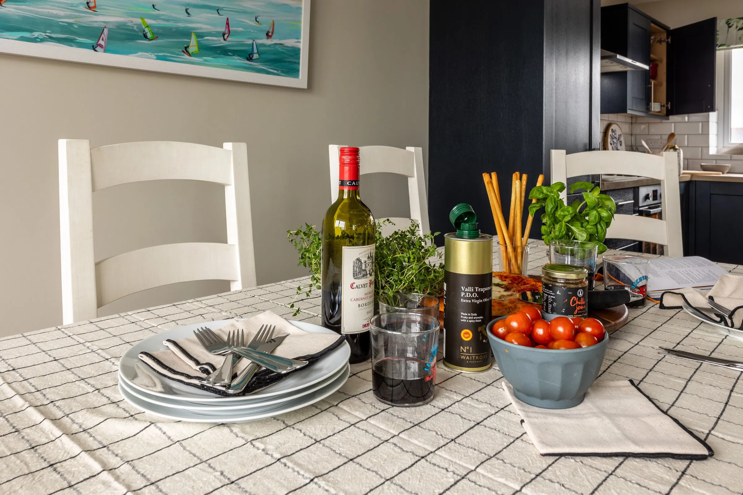 Awelfa Dining Table