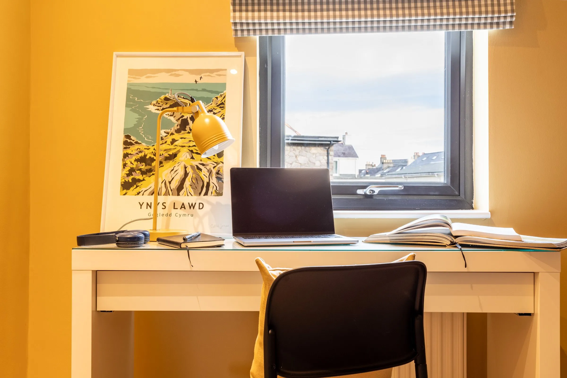 Porth Crigyll Desk 