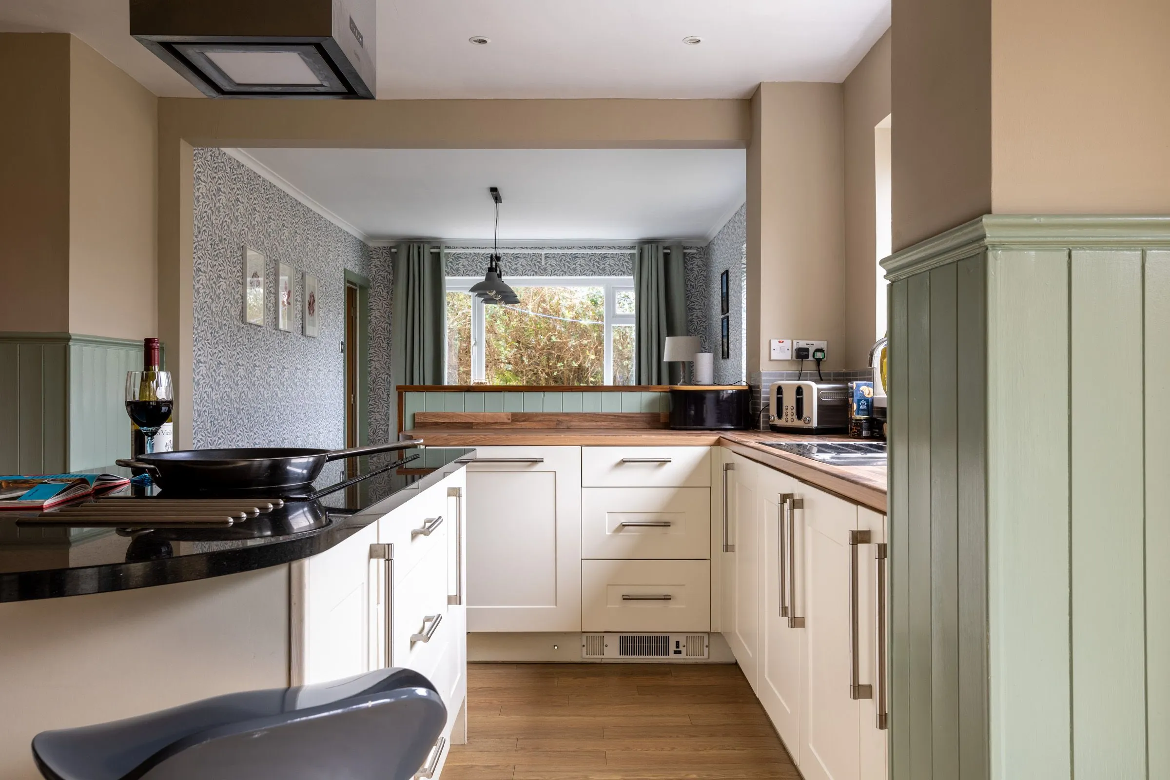 Lakeside Kitchen 