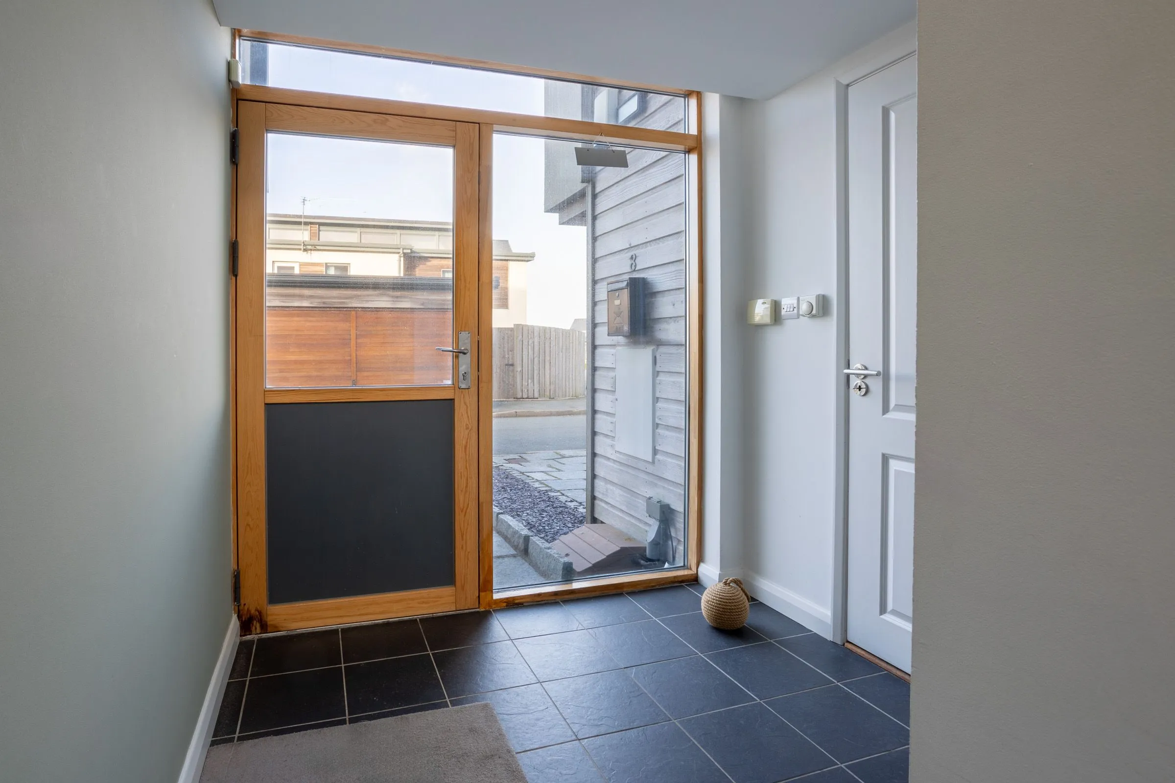 Sea sway front door