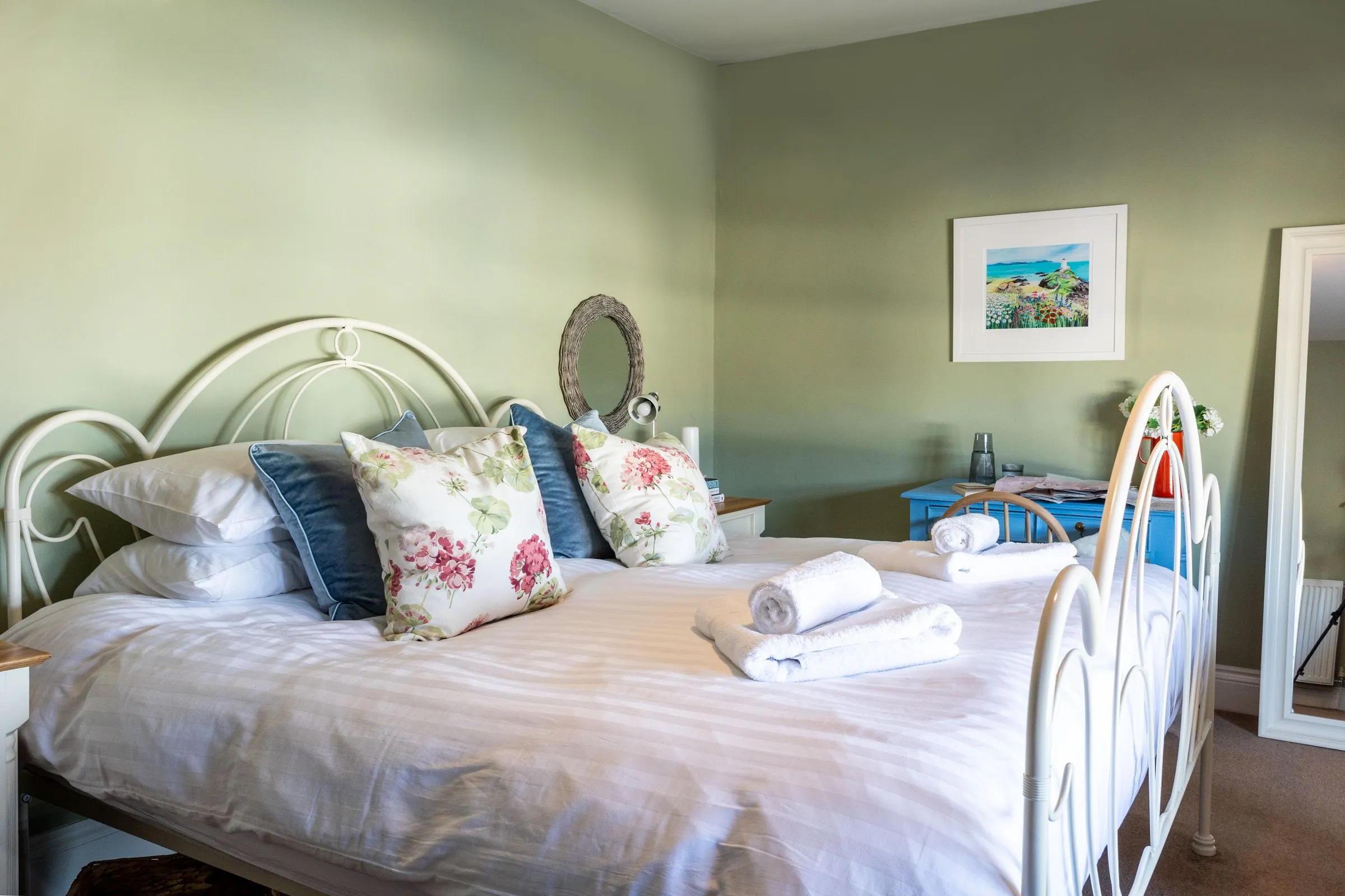 Maelog Villa Top Bedroom - Rhosneigr