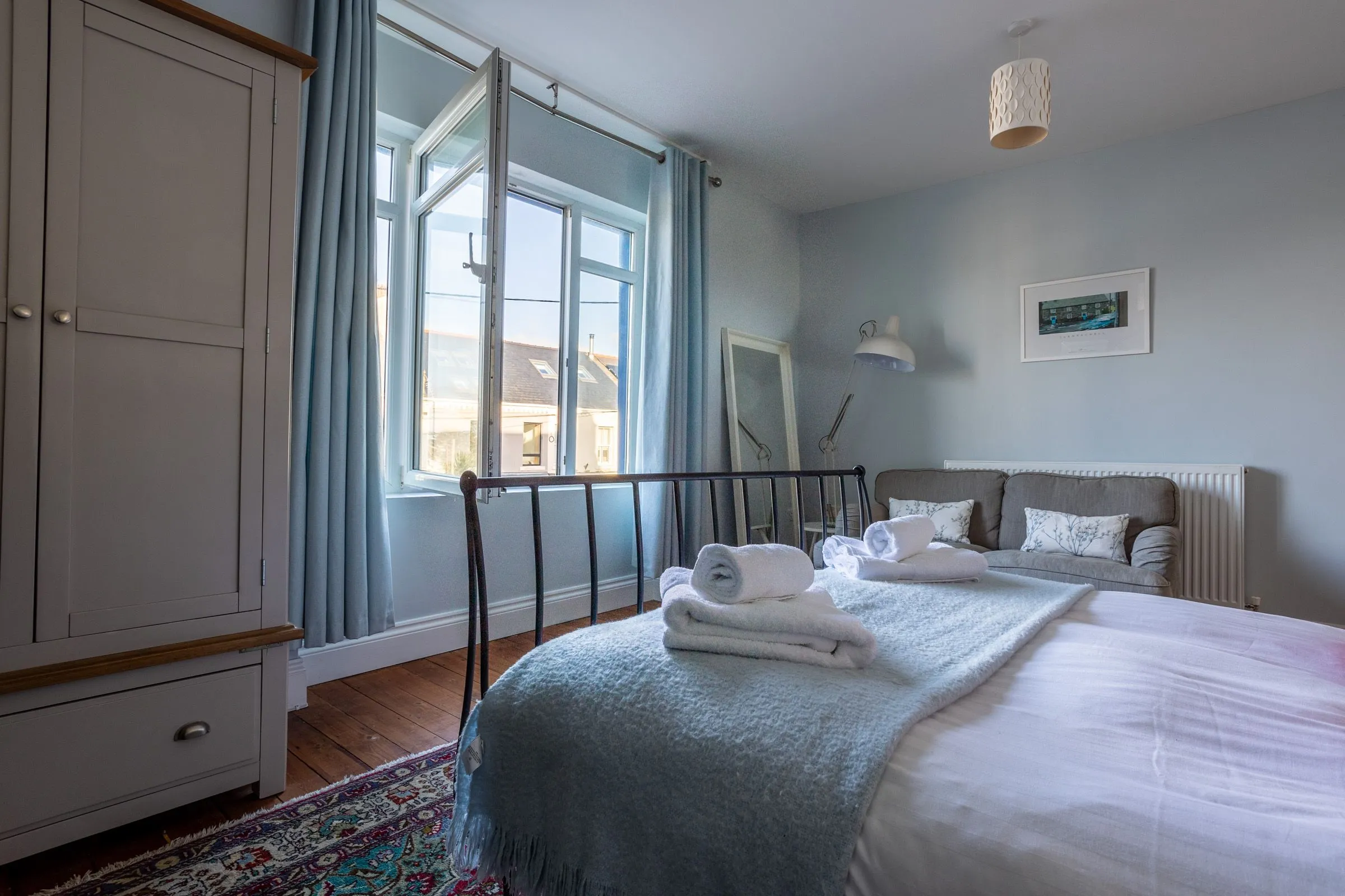 Middle Floor Bedroom - Rhosneigr