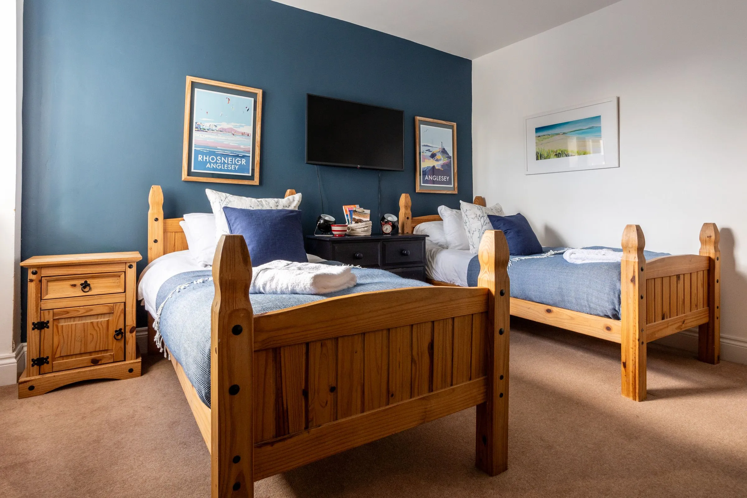 Maelog Villa Twin Room Middle Floor - Rhosneigr