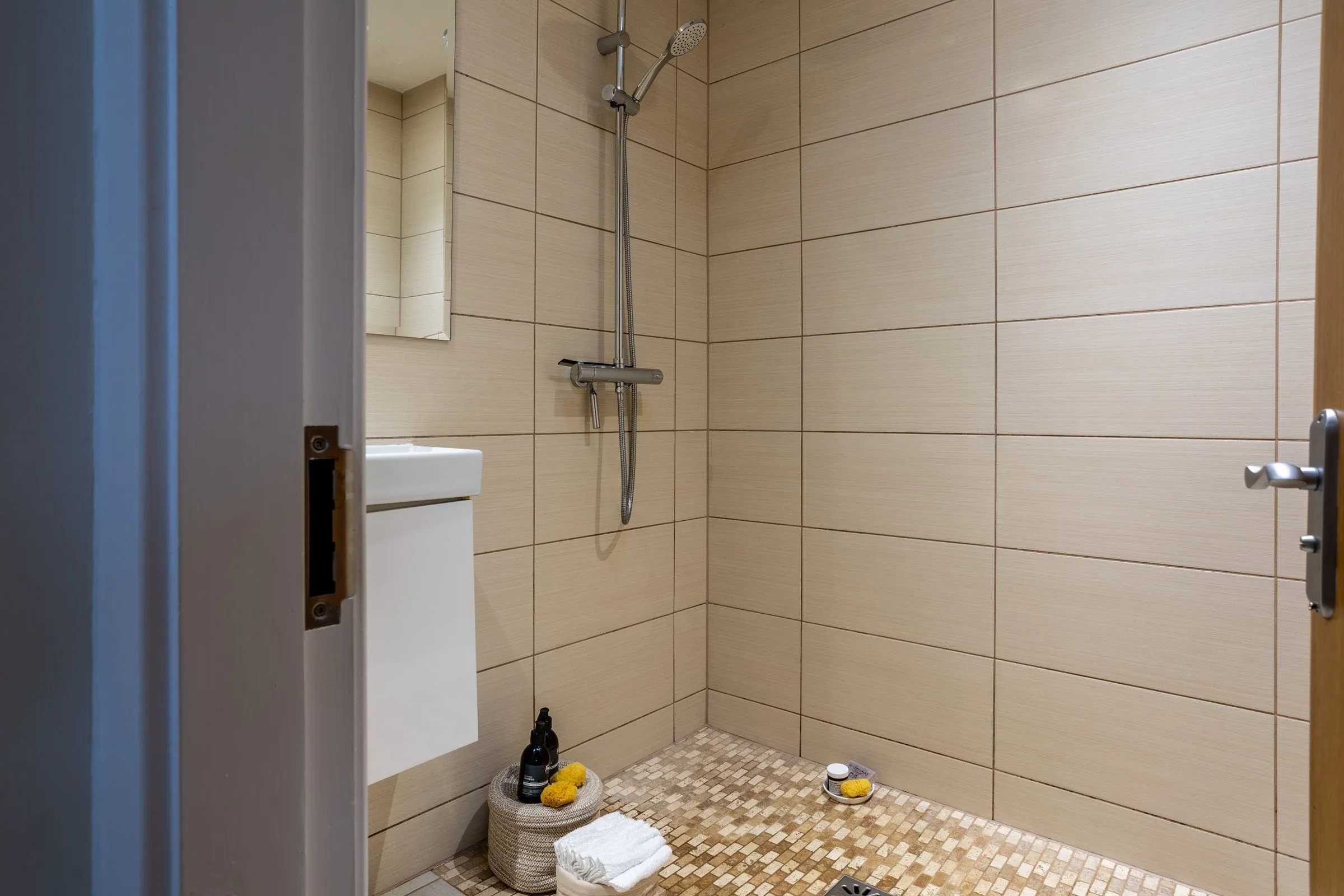 Chelford Wet Room - Rhosneigr