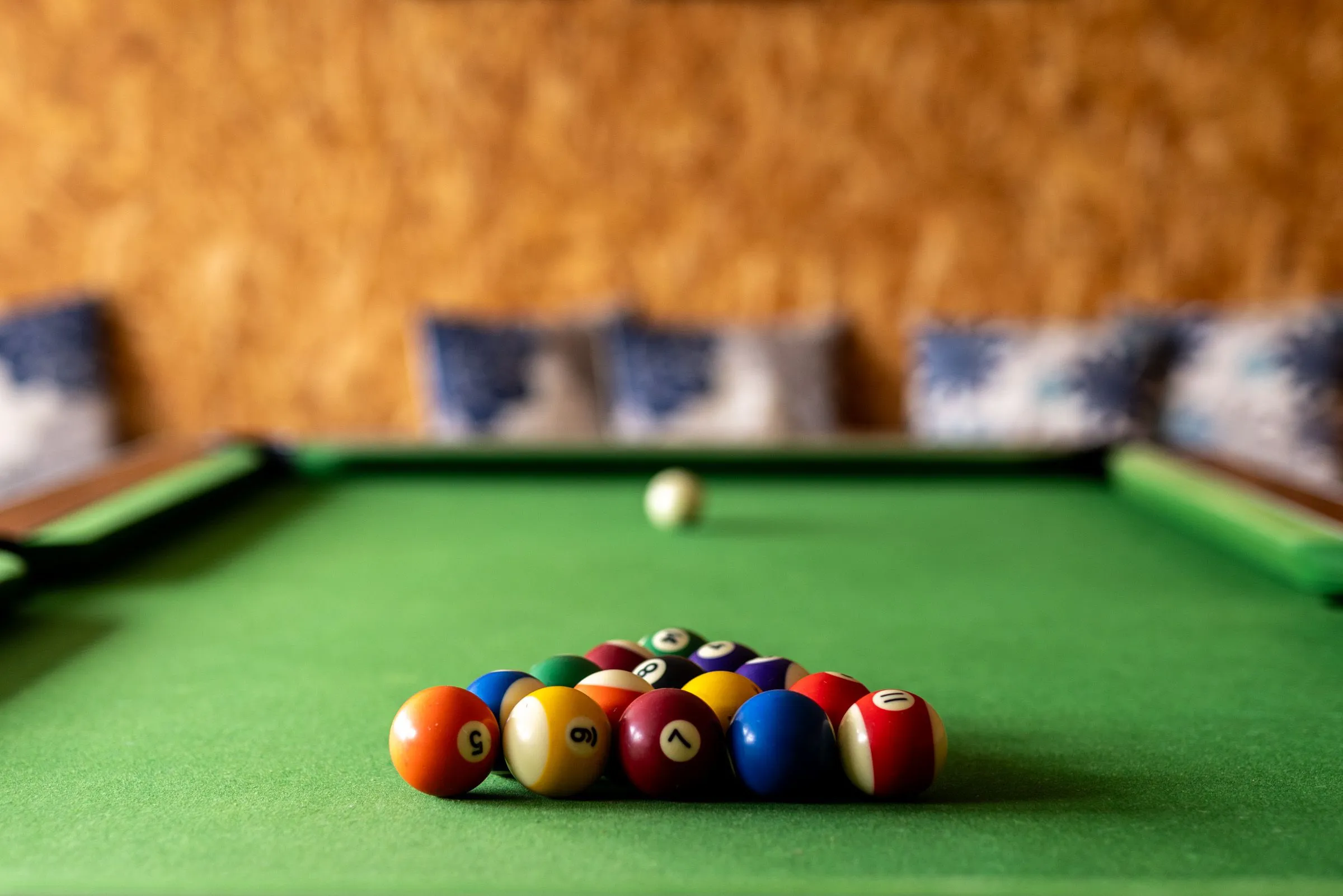 Ty Rhos Newydd Snooker Table