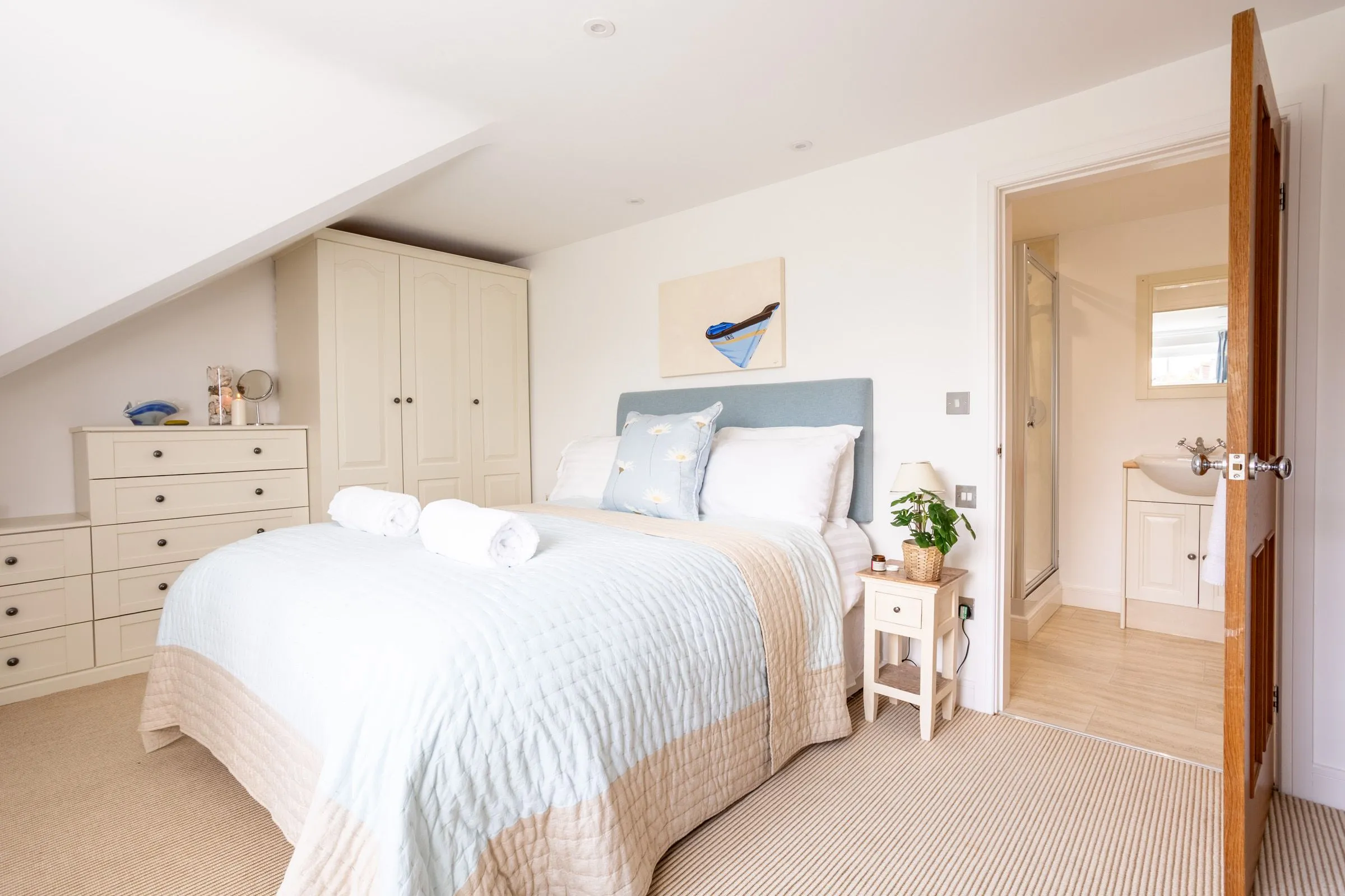 Gardd Nain - King Bed with ensuite
