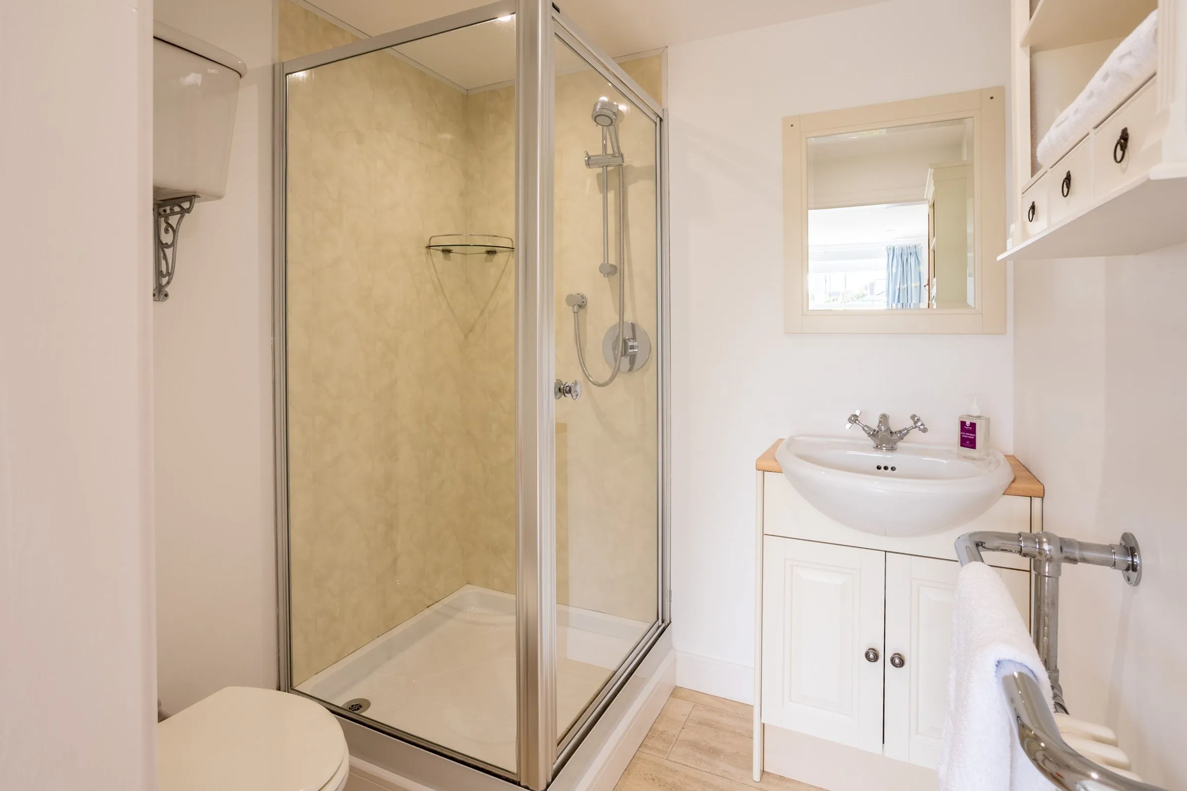 Gardd Nain - king ensuite