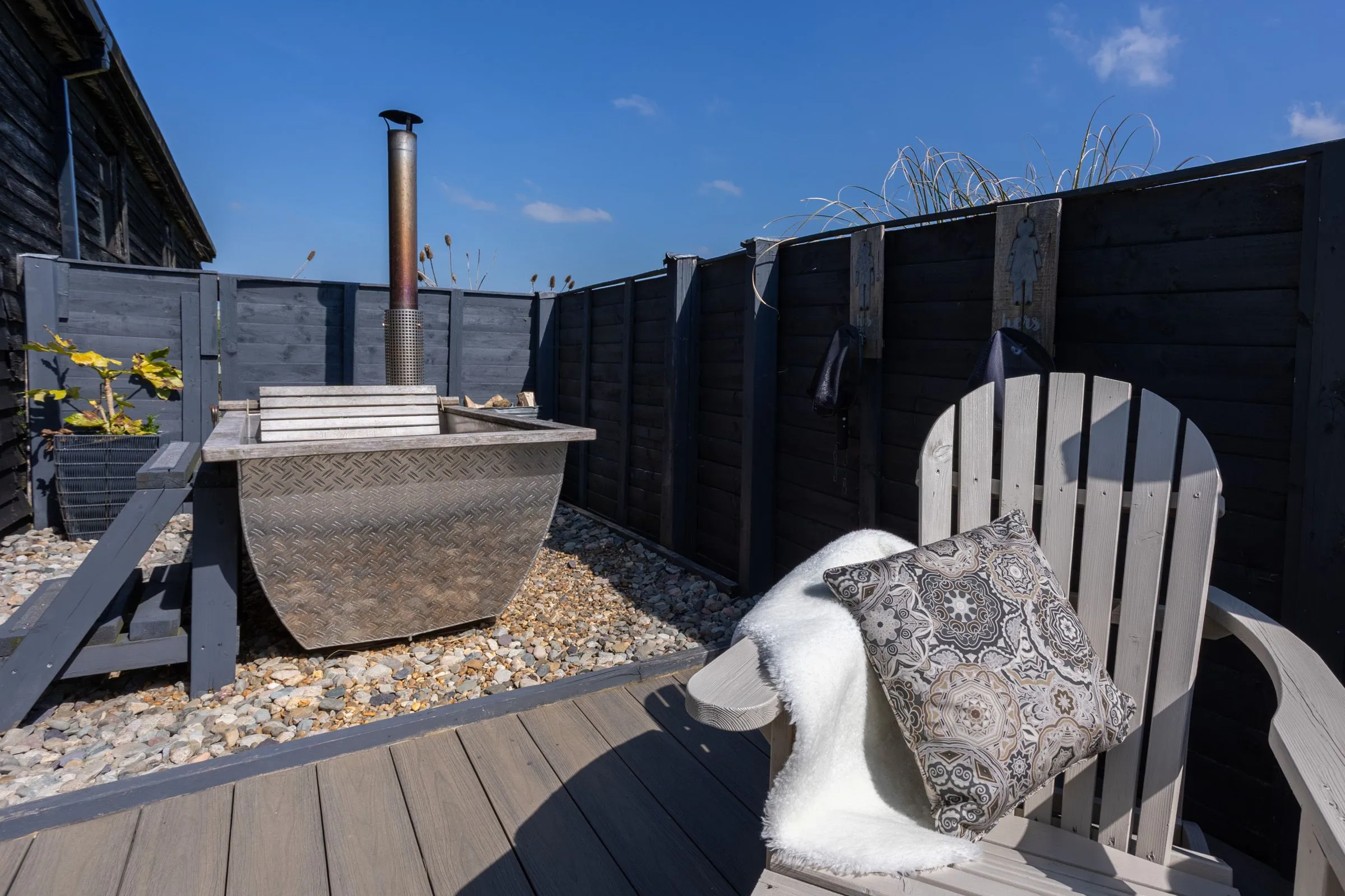 Bryn Bach - Outside Patio Hottub