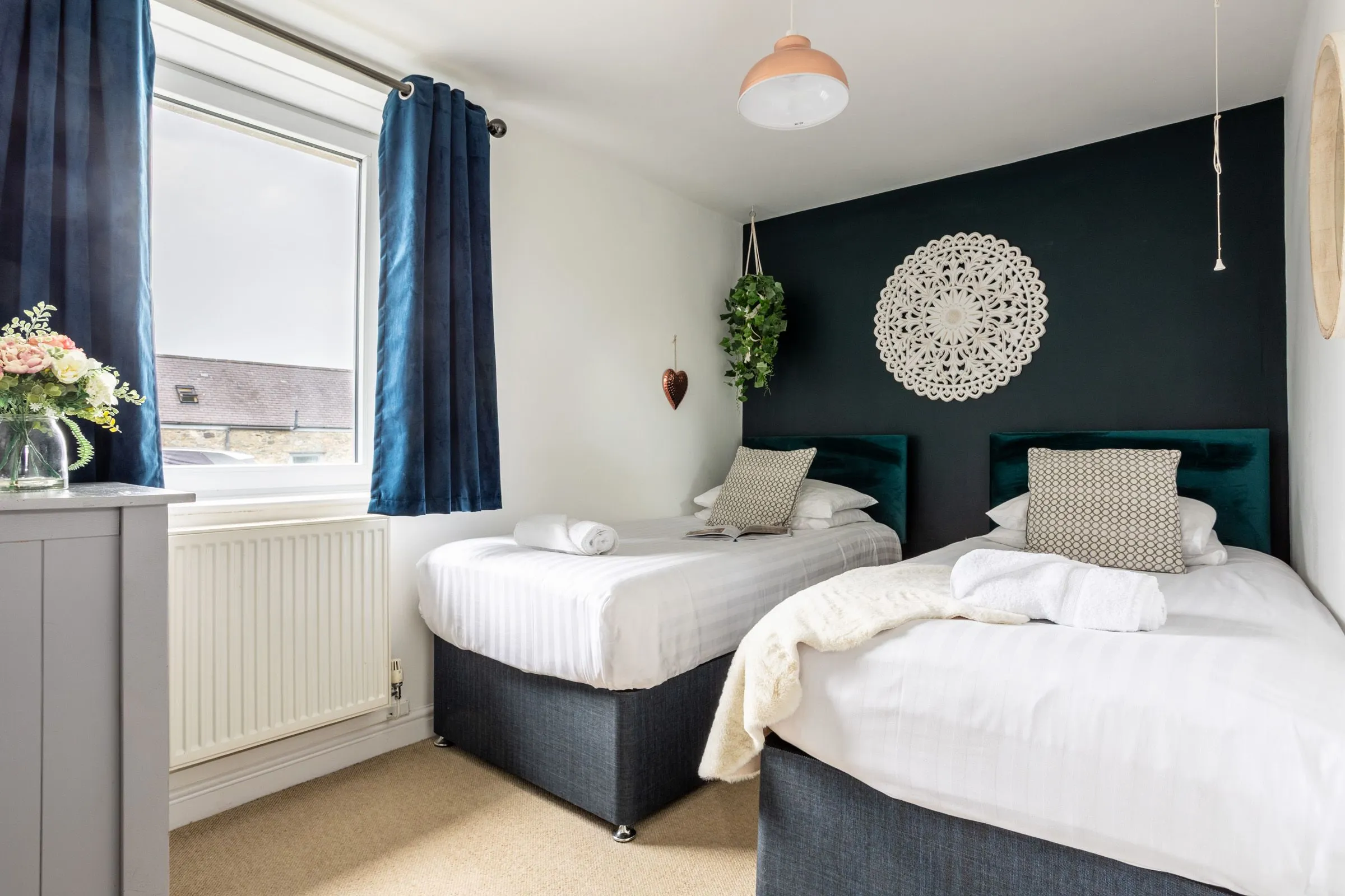Bwthyn Branwen twin bedroom