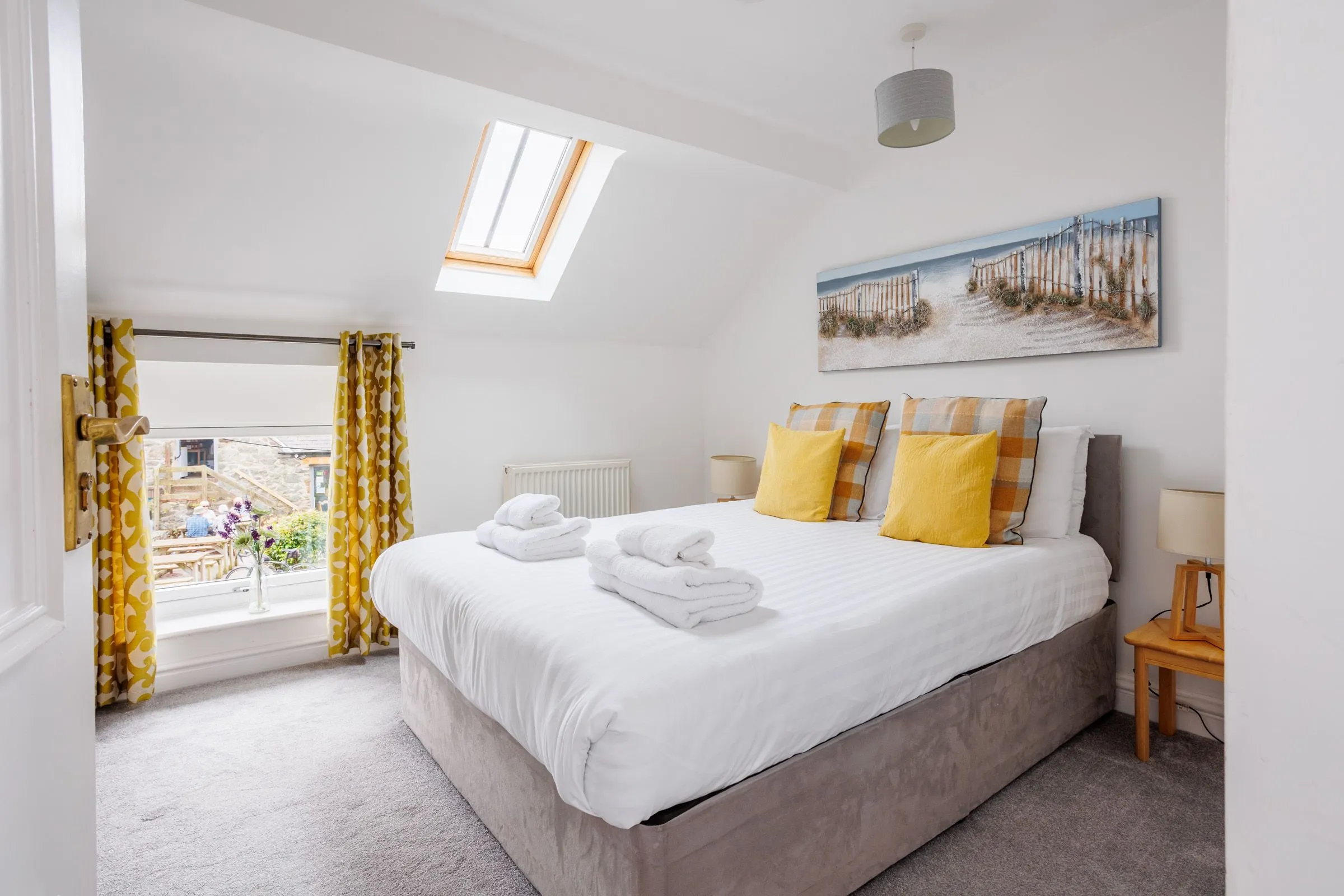 Ty Mabon - Double Bedroom