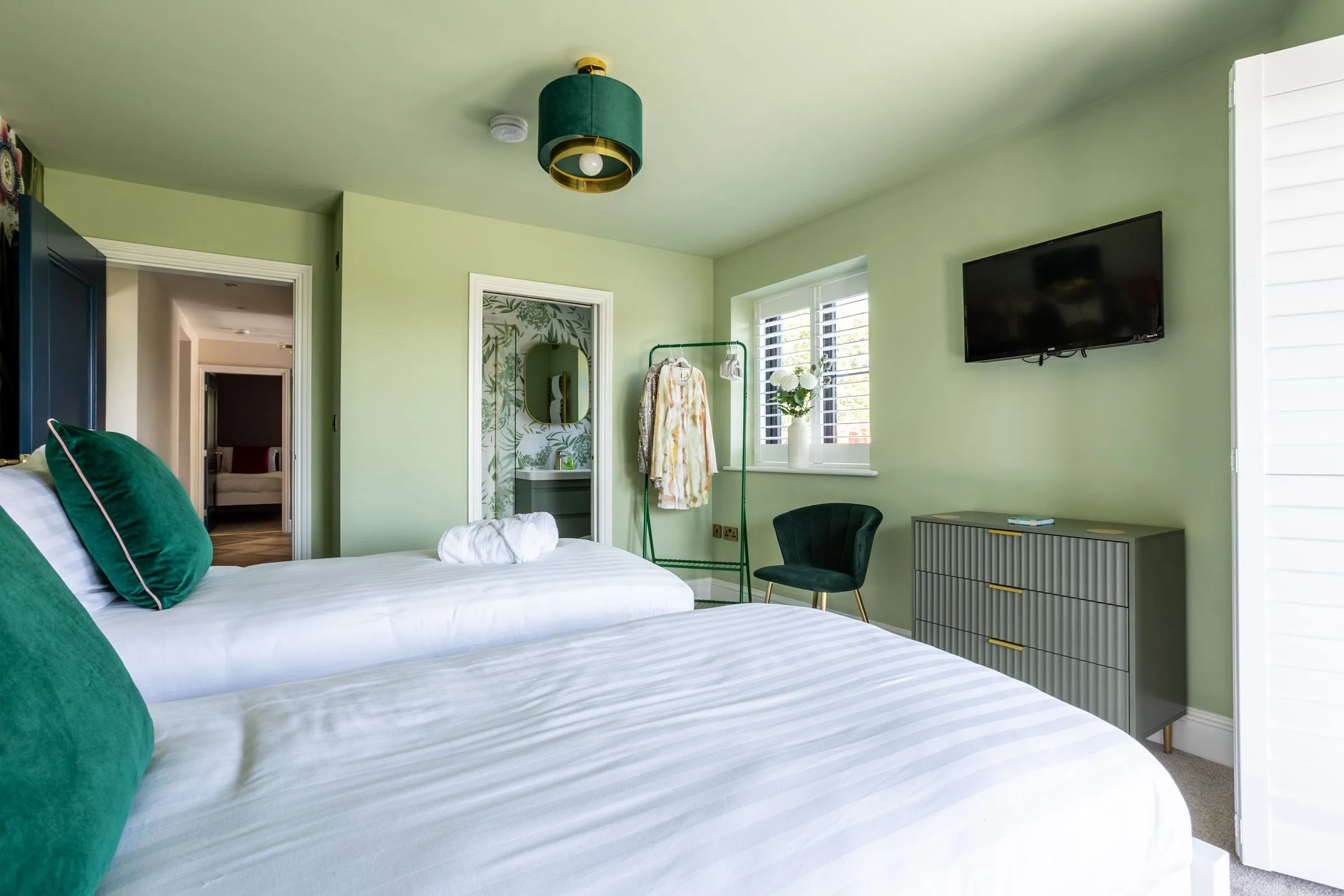 Bluebells - Green room ensuite