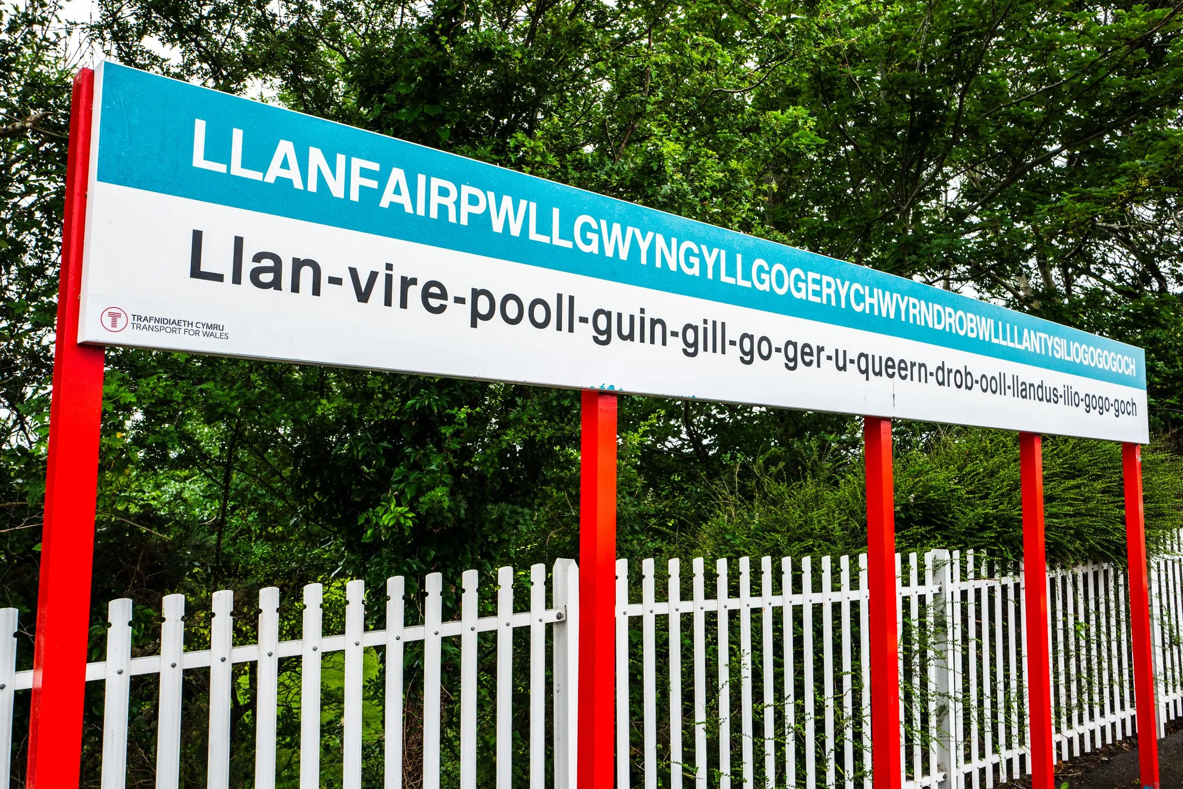 Monfa Llanfairpwll Village 