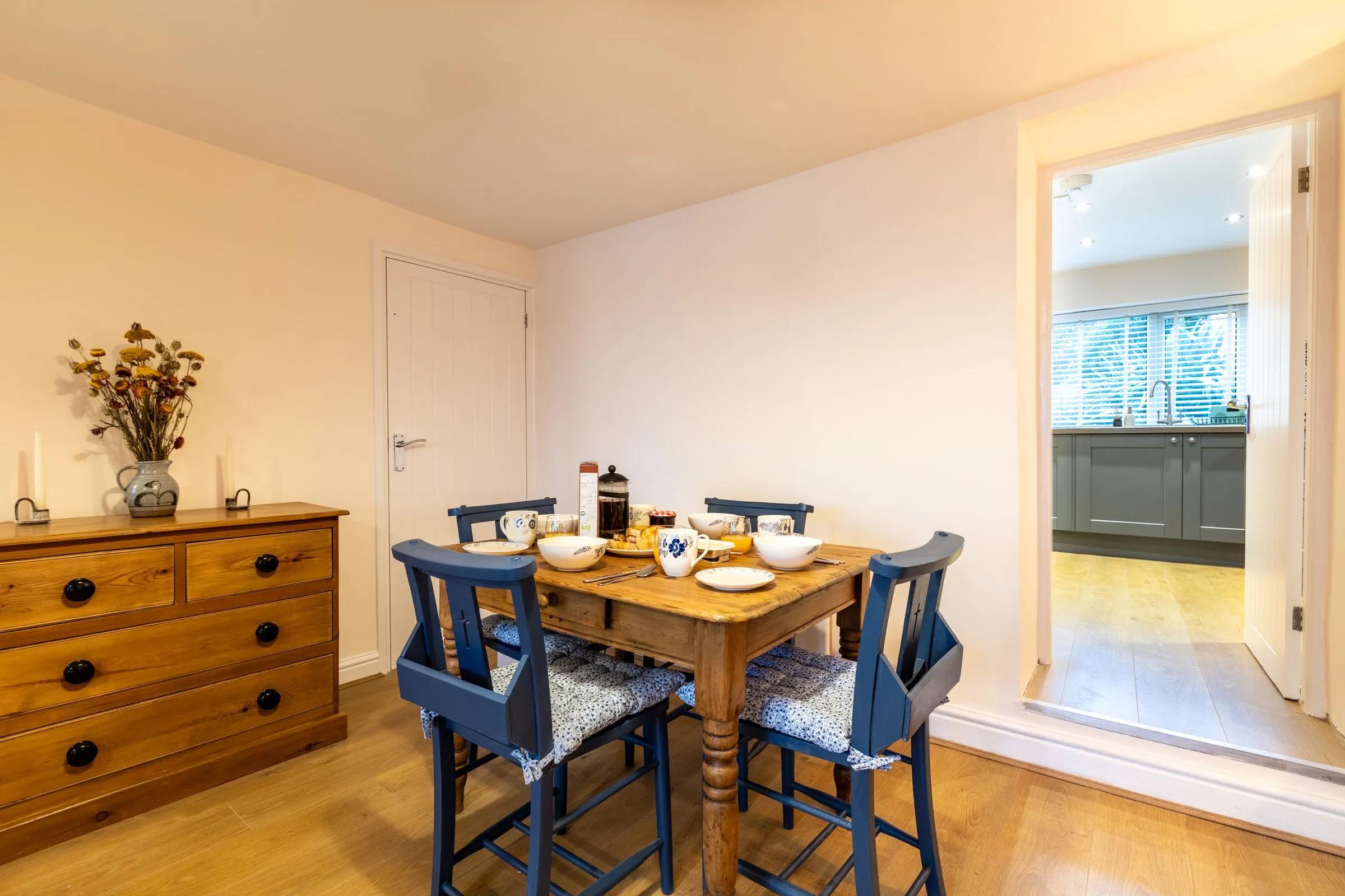 Kite Cottage - Table