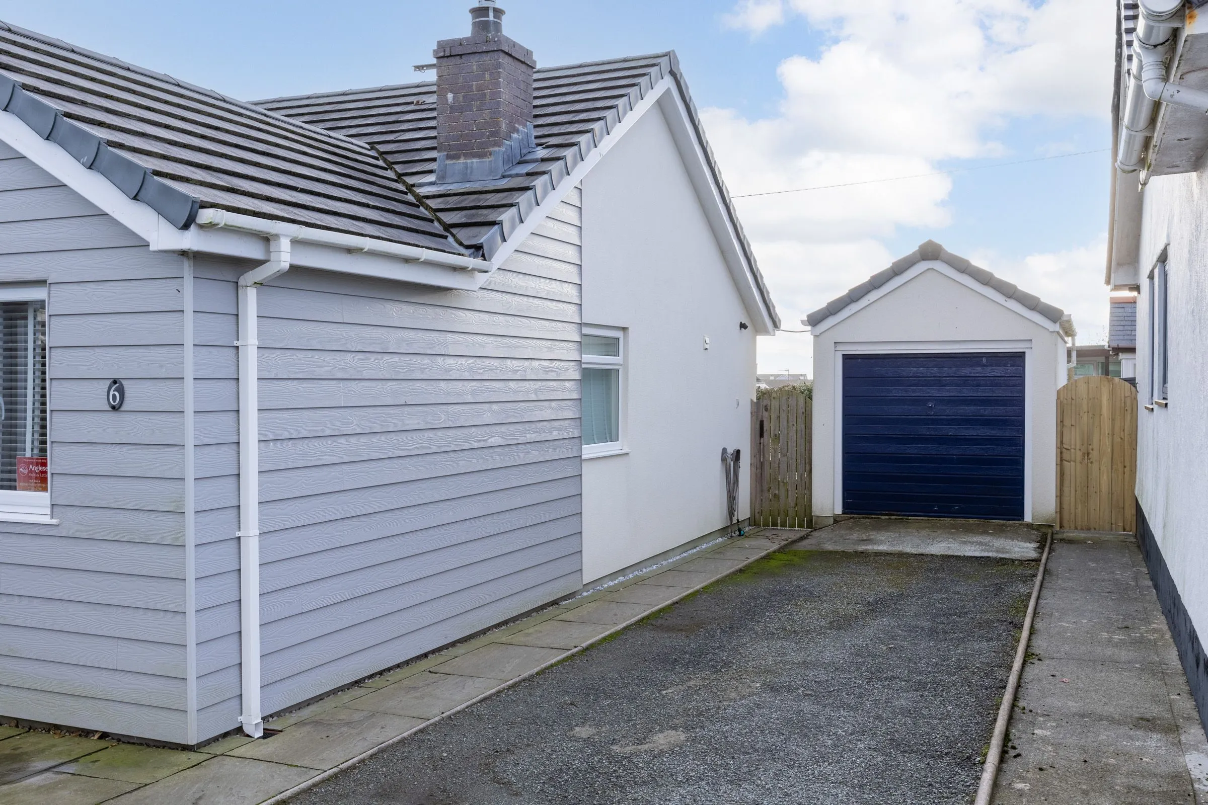 Off the Hook - Garage