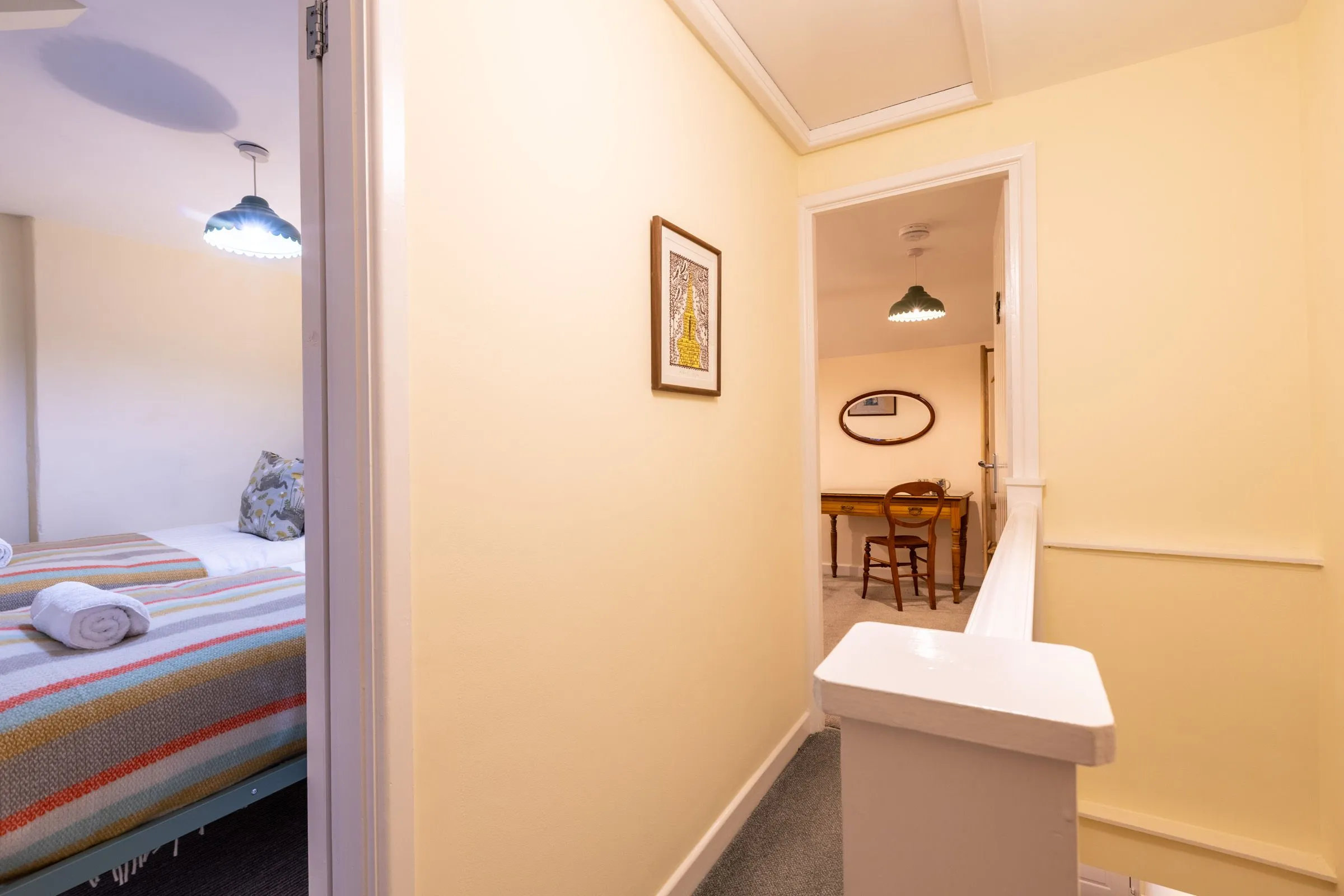 Kite Cottage - landing to bedrooms