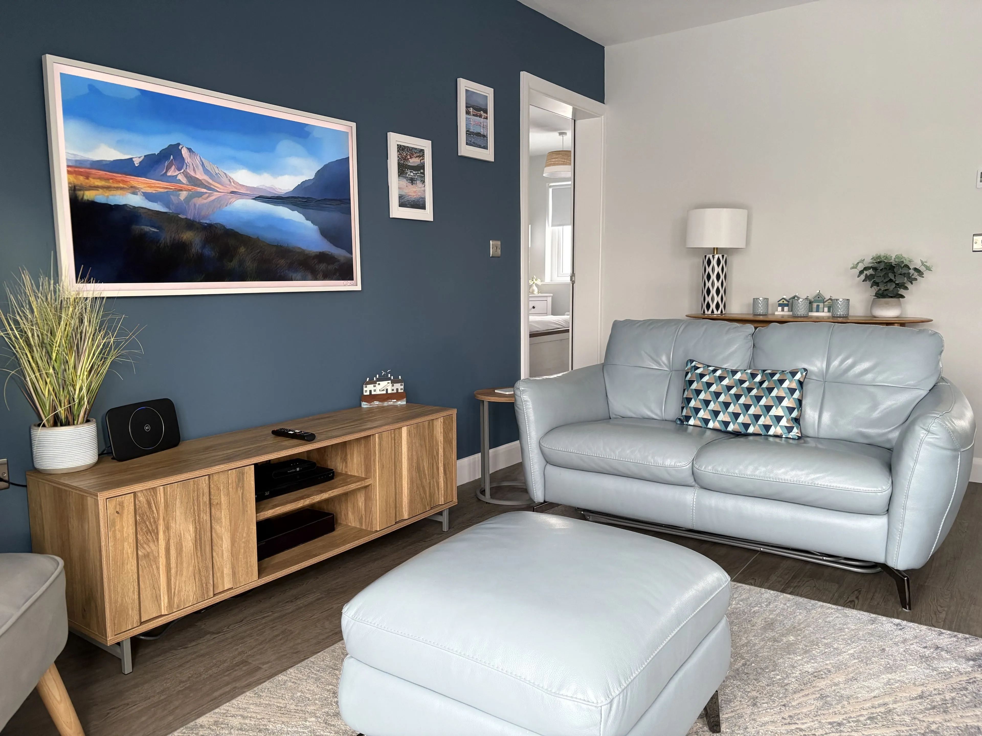 Parc D - lounge to downstairs bedroom